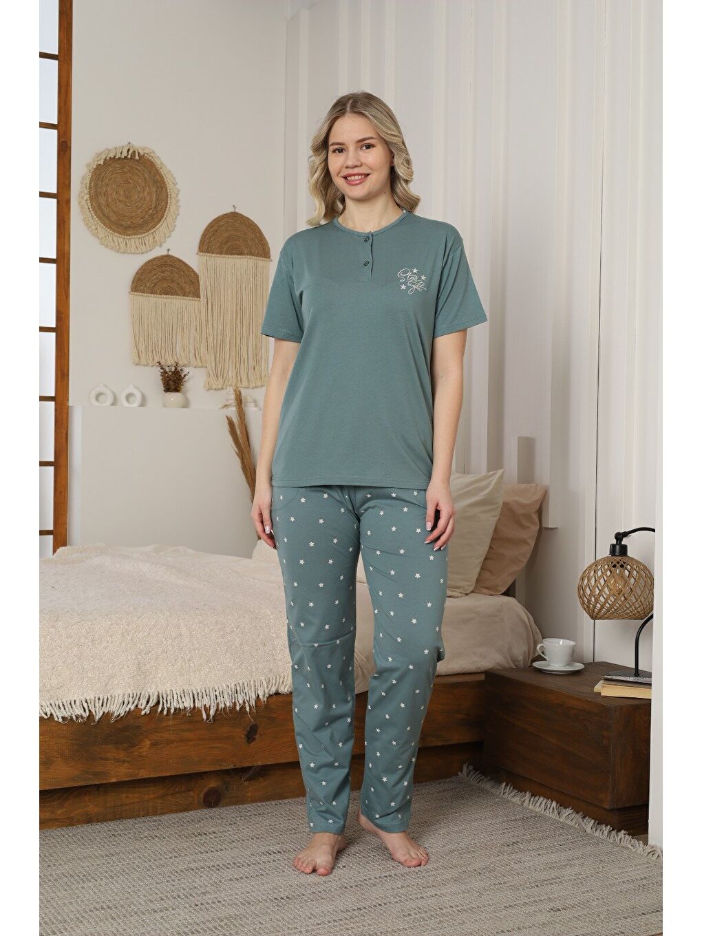 Yeşil Kadın Modal Kumaş Yıldızlı Düğmeli Kaliteli Esnek Rahat Kısa Kollu Pijama Takımı