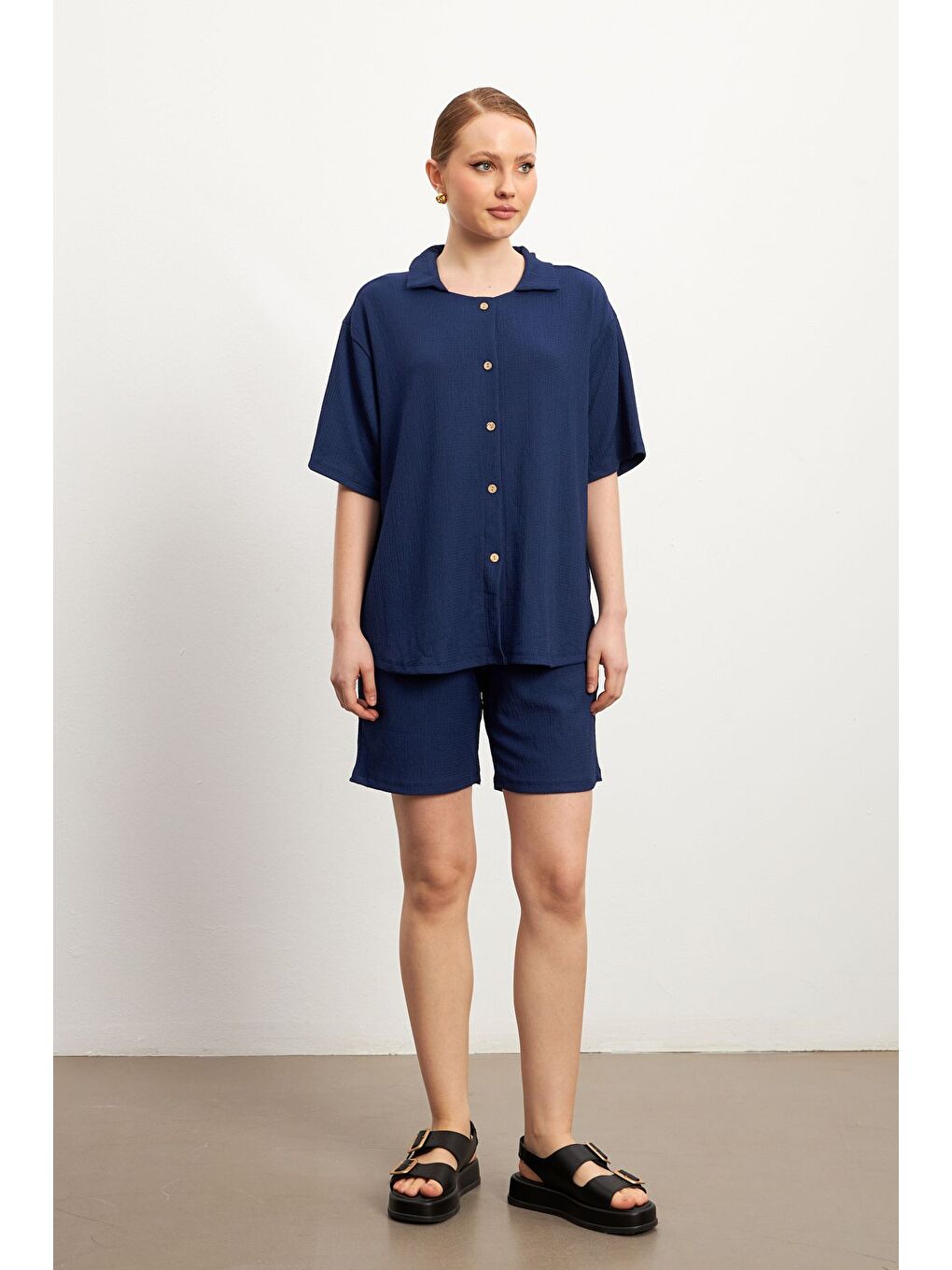 Kadın Lacivert Kısa Kollu Krinkıl Gömlek Şortlu Takım-1