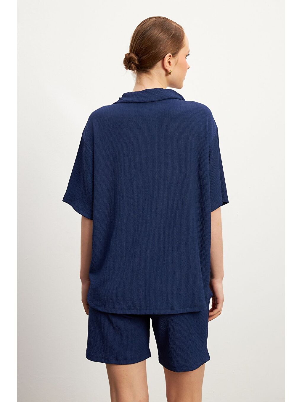 Kadın Lacivert Kısa Kollu Krinkıl Gömlek Şortlu Takım-4