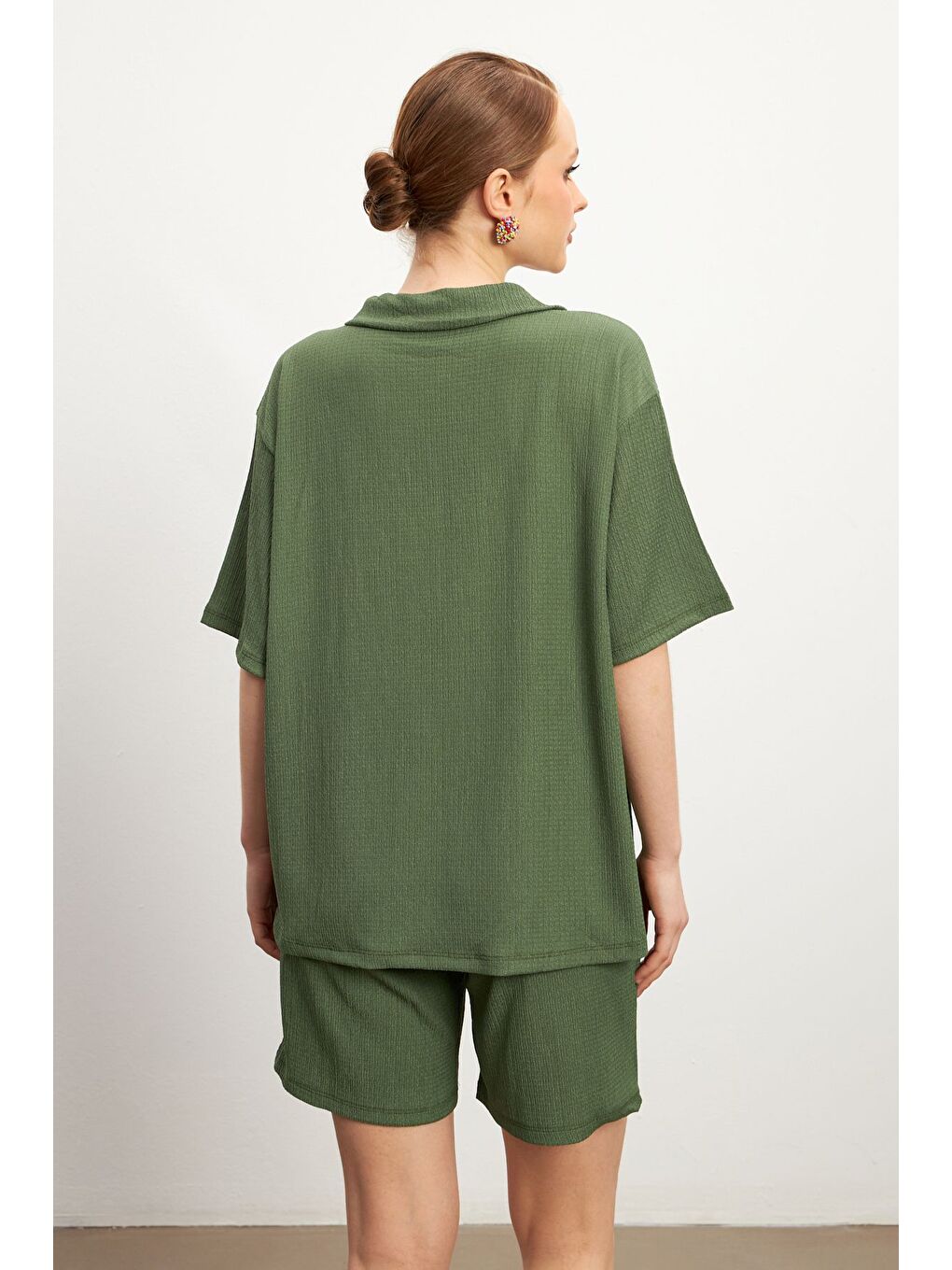 Kadın Yeşil Kısa Kollu Krinkıl Gömlek Şortlu Takım-4