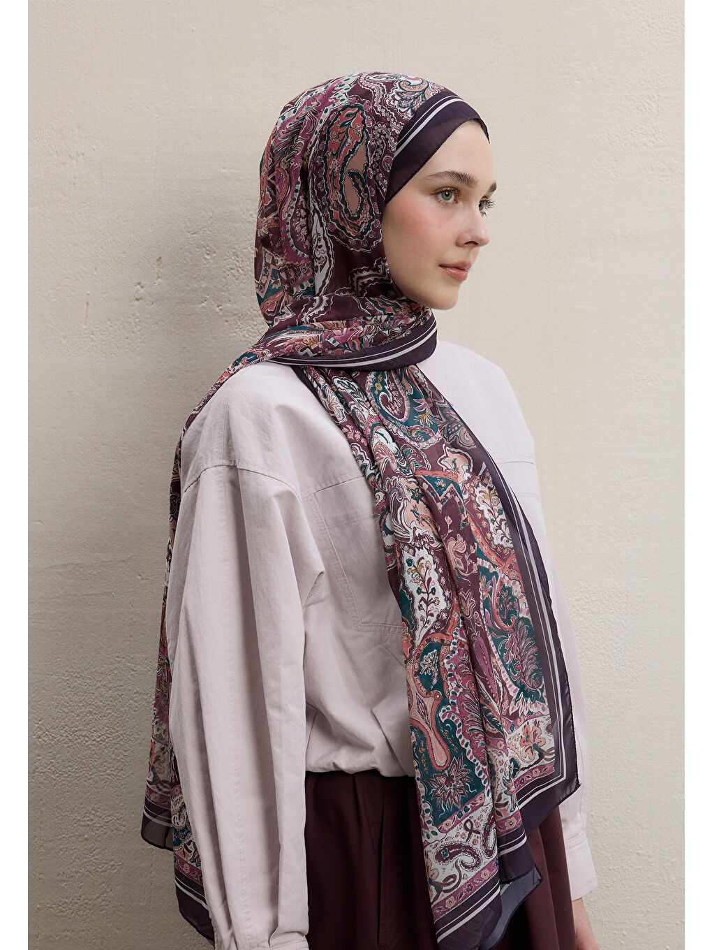 Kırmızı Dark Bohemy Desen İpek Krep Şal Erik Çürüğü