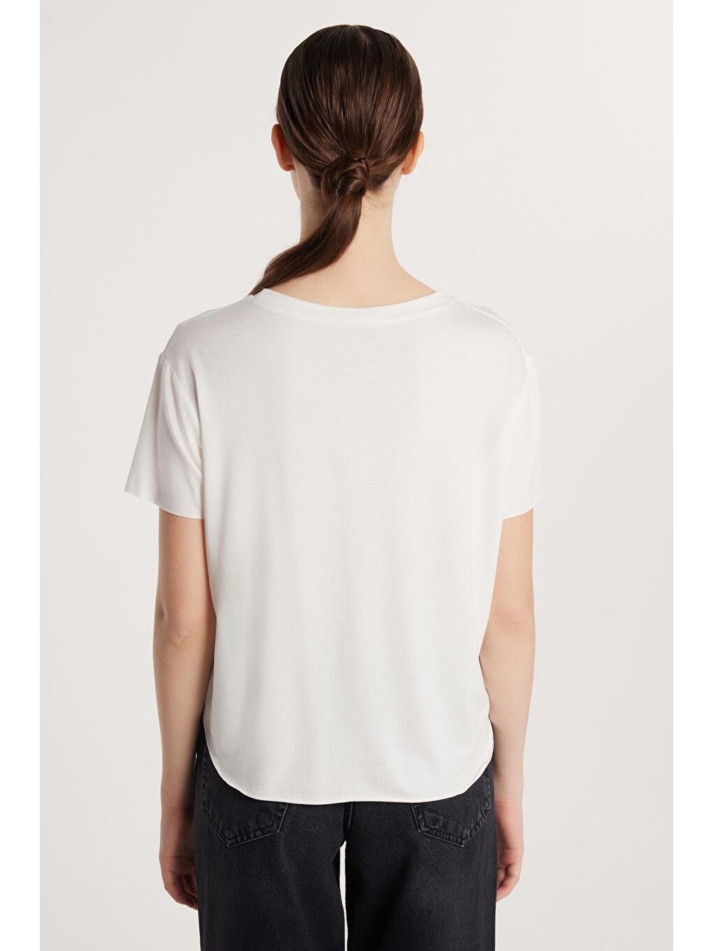 Kadın Relax Fit Modal Kumaş Basic Bisiklet Yaka Ekru Tişört-4