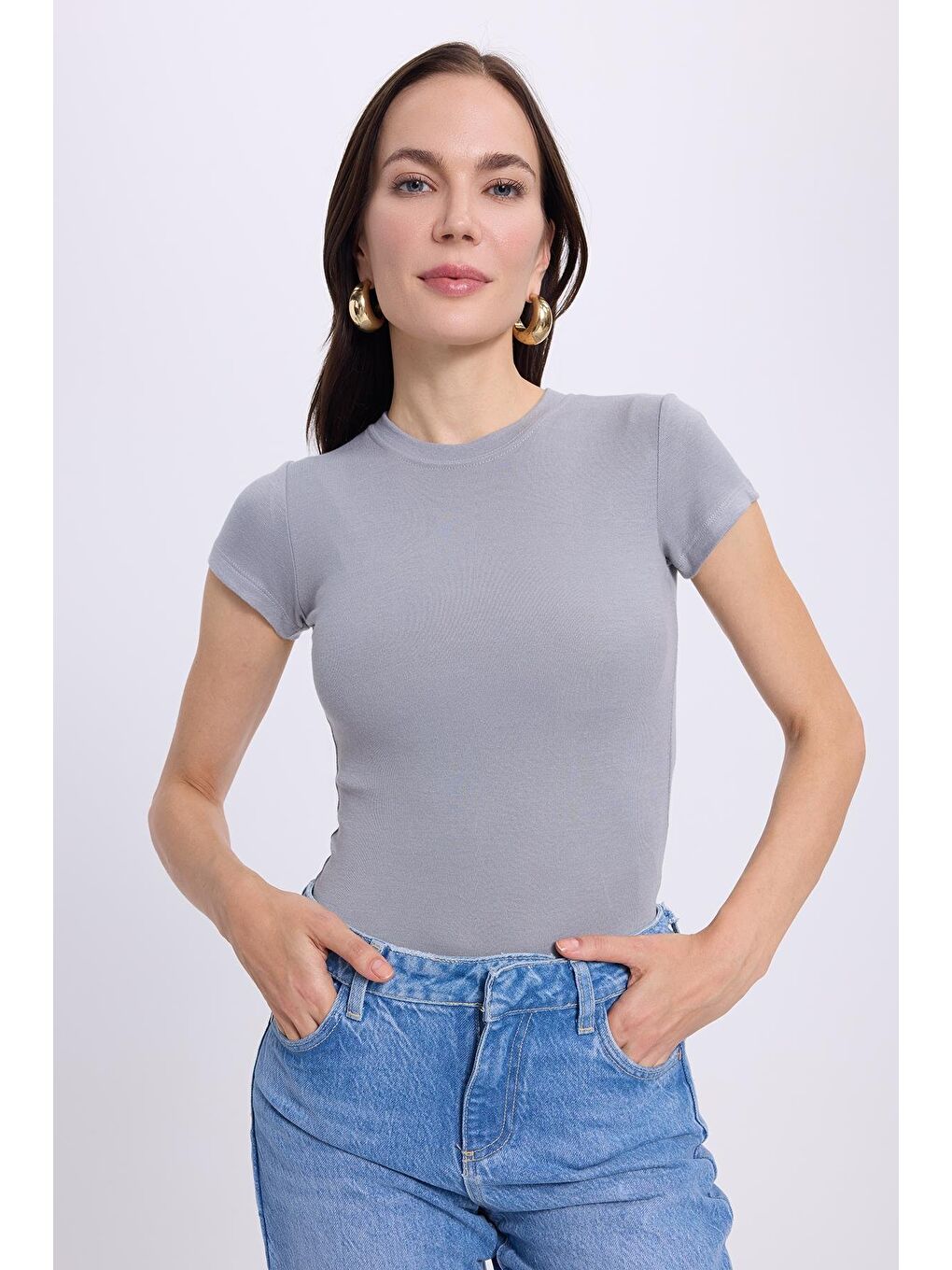 Kadın Regular Fit Klasik Kesim Bisiklet Yaka Viskon Kumaş Ultra Soft Gri Tişört-1