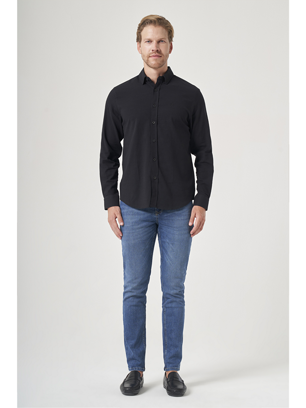 Siyah Biritli Yaka Uzun Kol Cepsiz Slim Fit Pamuklu Gömlek 1004260207-1