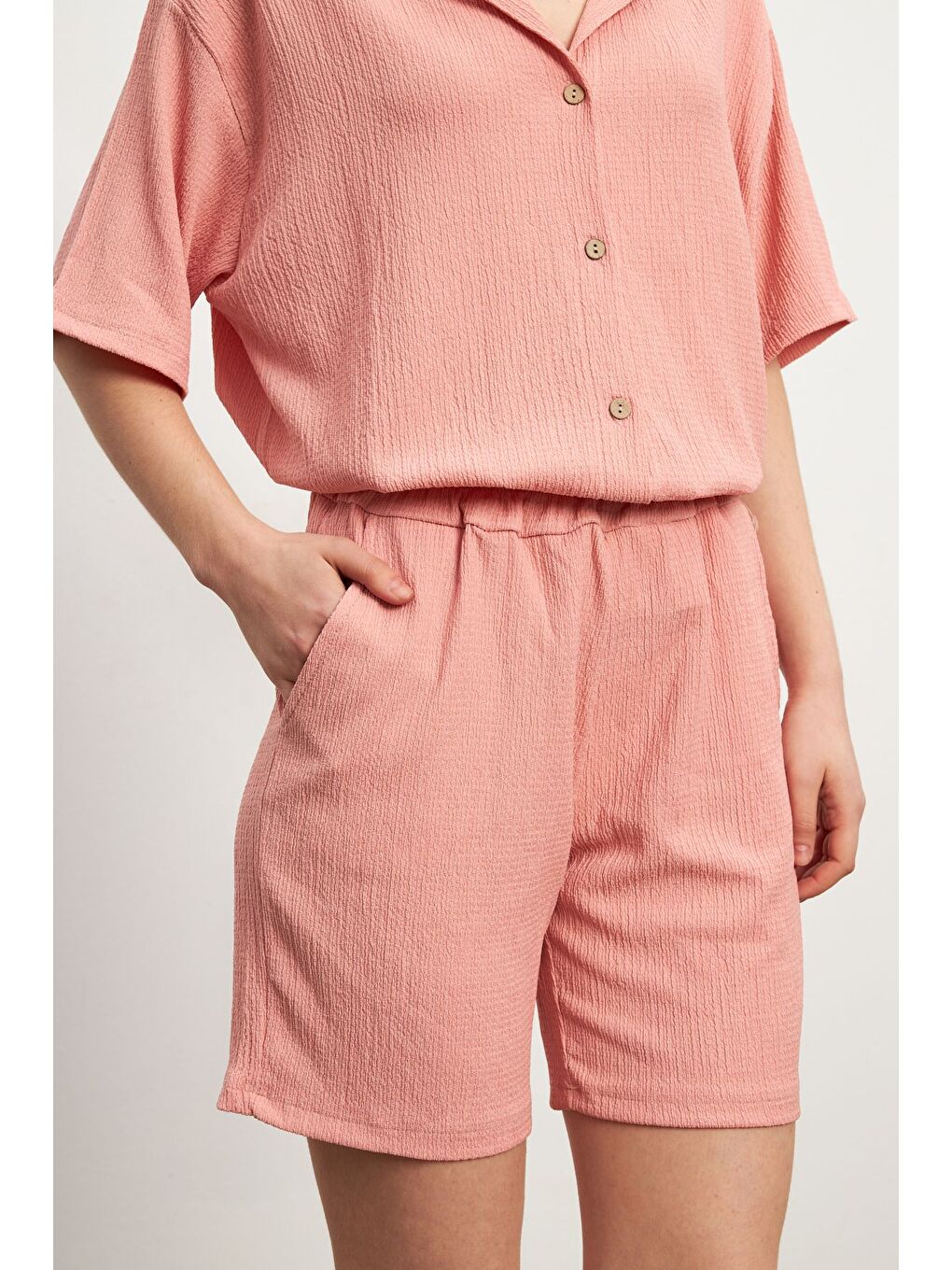 Kadın Pembe Kısa Kollu Krinkıl Gömlek Şortlu Takım-4