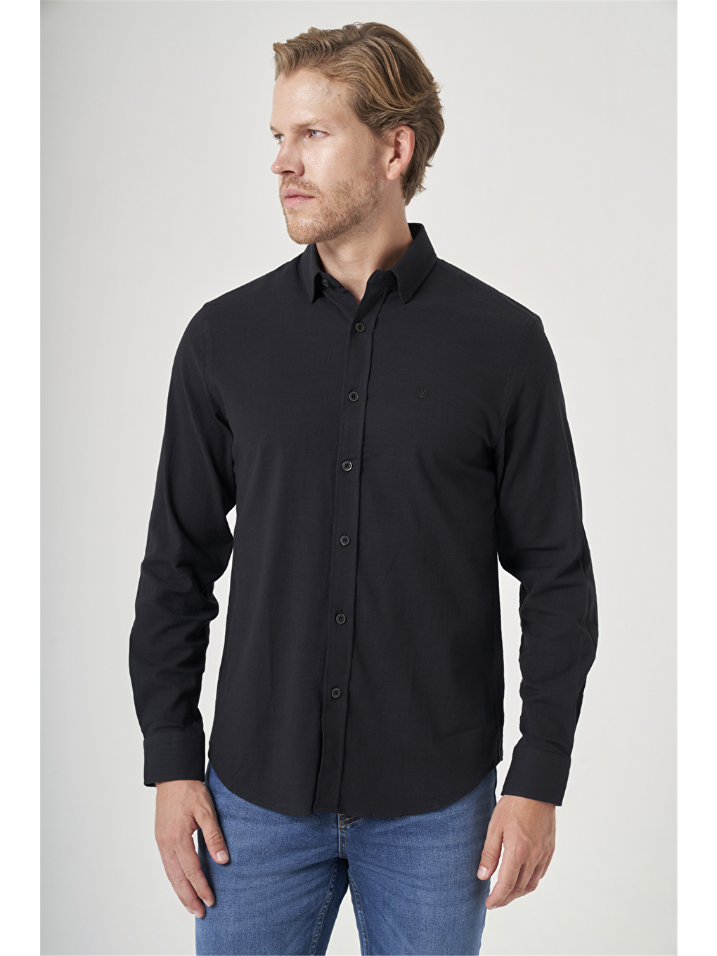 Siyah Biritli Yaka Uzun Kol Cepsiz Slim Fit Pamuklu Gömlek 1004260207-2