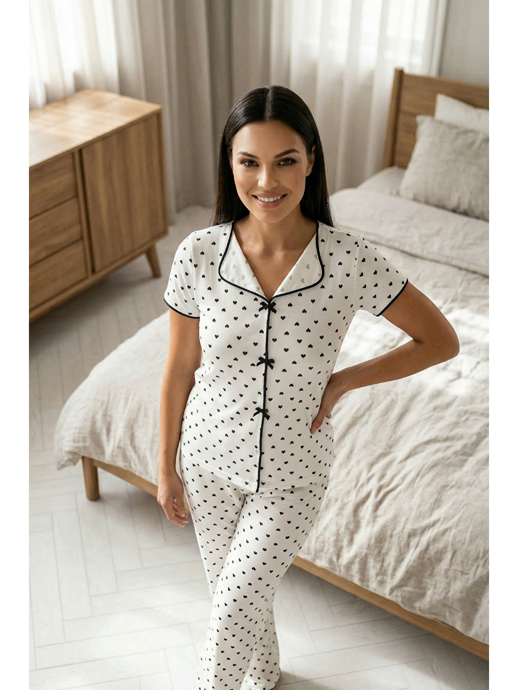Fiyonk Detay Yumuşak Kısa Kol Pijama Takım Siyah Kalp-4