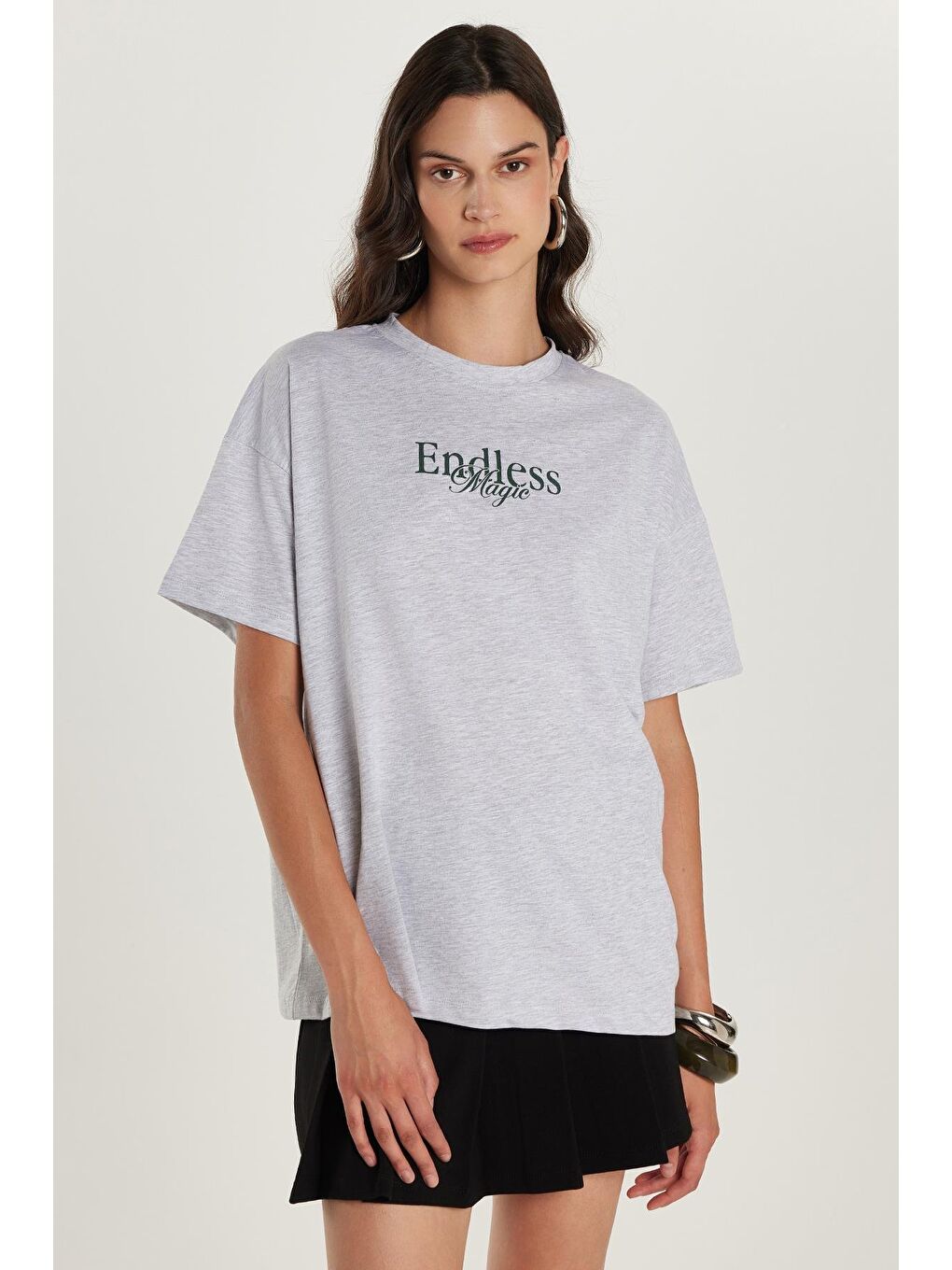 Kadın Regular Fit Klasik Kesim Kısa Kollu Bisiklet Yaka Baskılı Gri Tişört-3