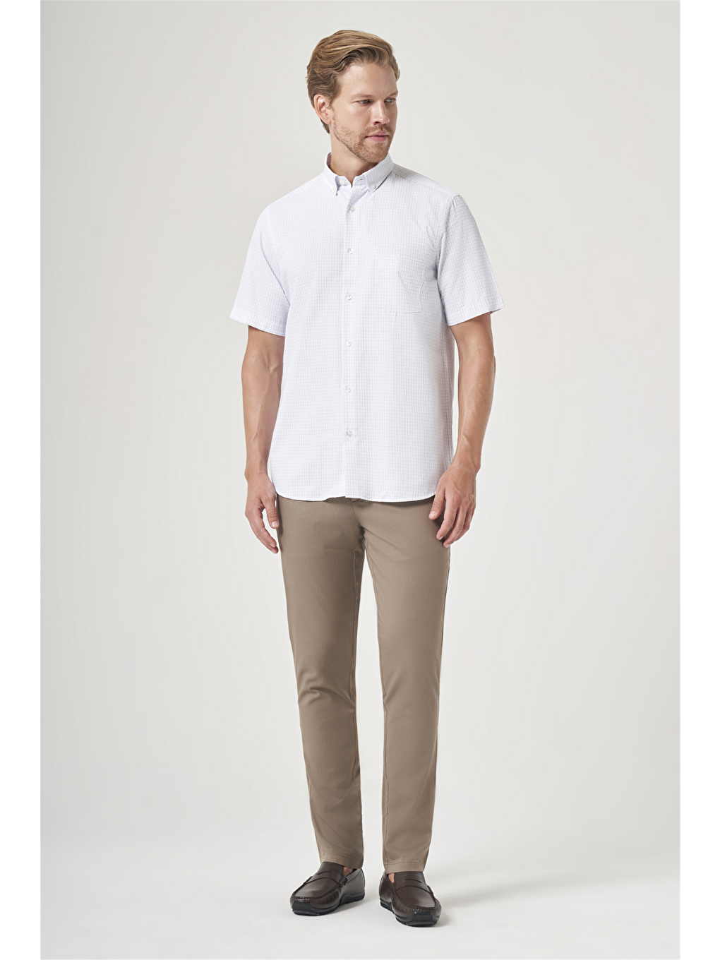 Beyaz-mavi Düğmeli Yaka Kısa Kol Cepli Comfort Fit Pamuklu Gömlek 1004260185-1