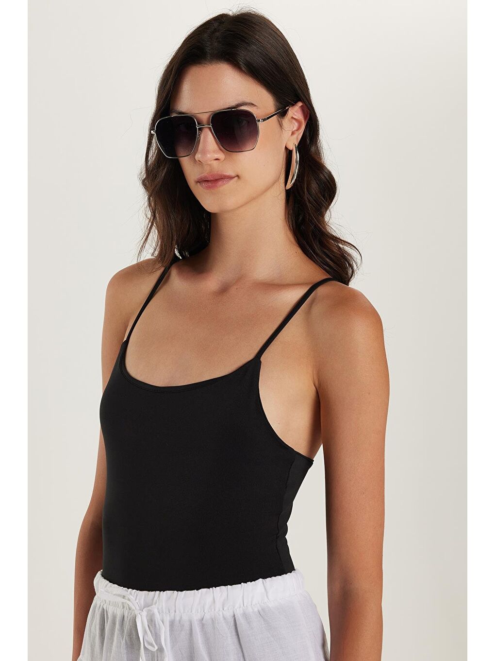 Kadın Standart Fit İnce Askılı Çıtçıtlı Siyah Body