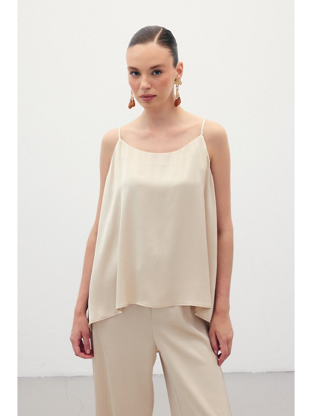 Askılı Saten Bluz - Bej-1