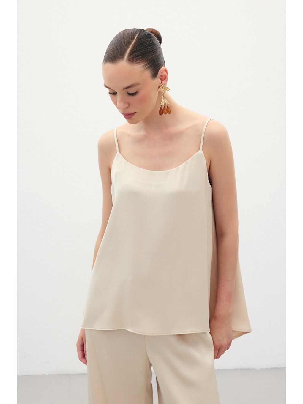 Askılı Saten Bluz - Bej-3