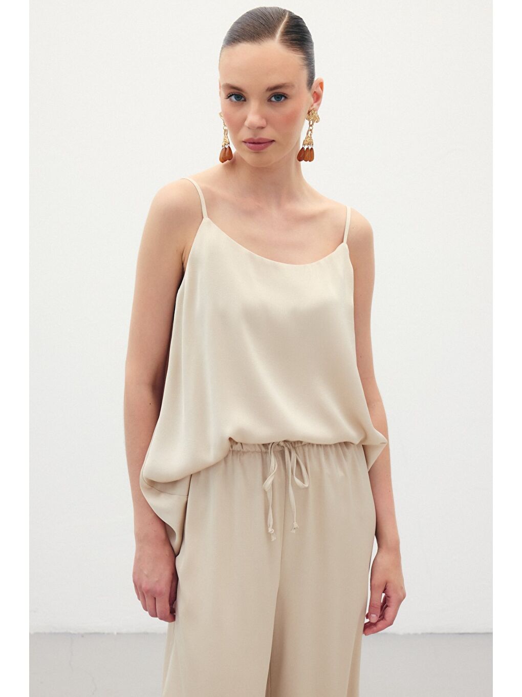 Askılı Saten Bluz - Bej-4