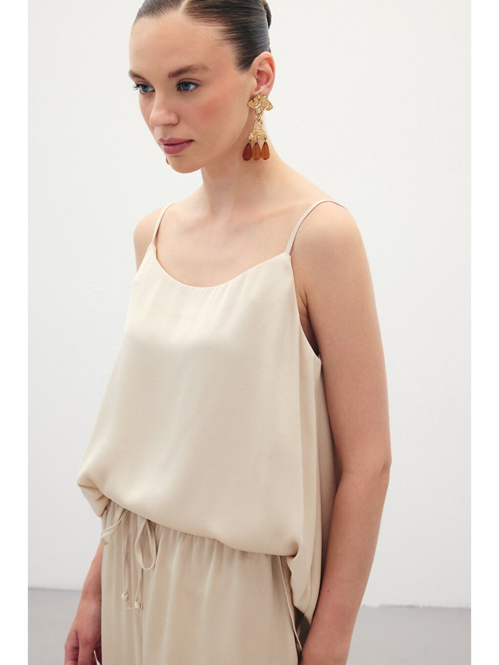 Askılı Saten Bluz - Bej-5