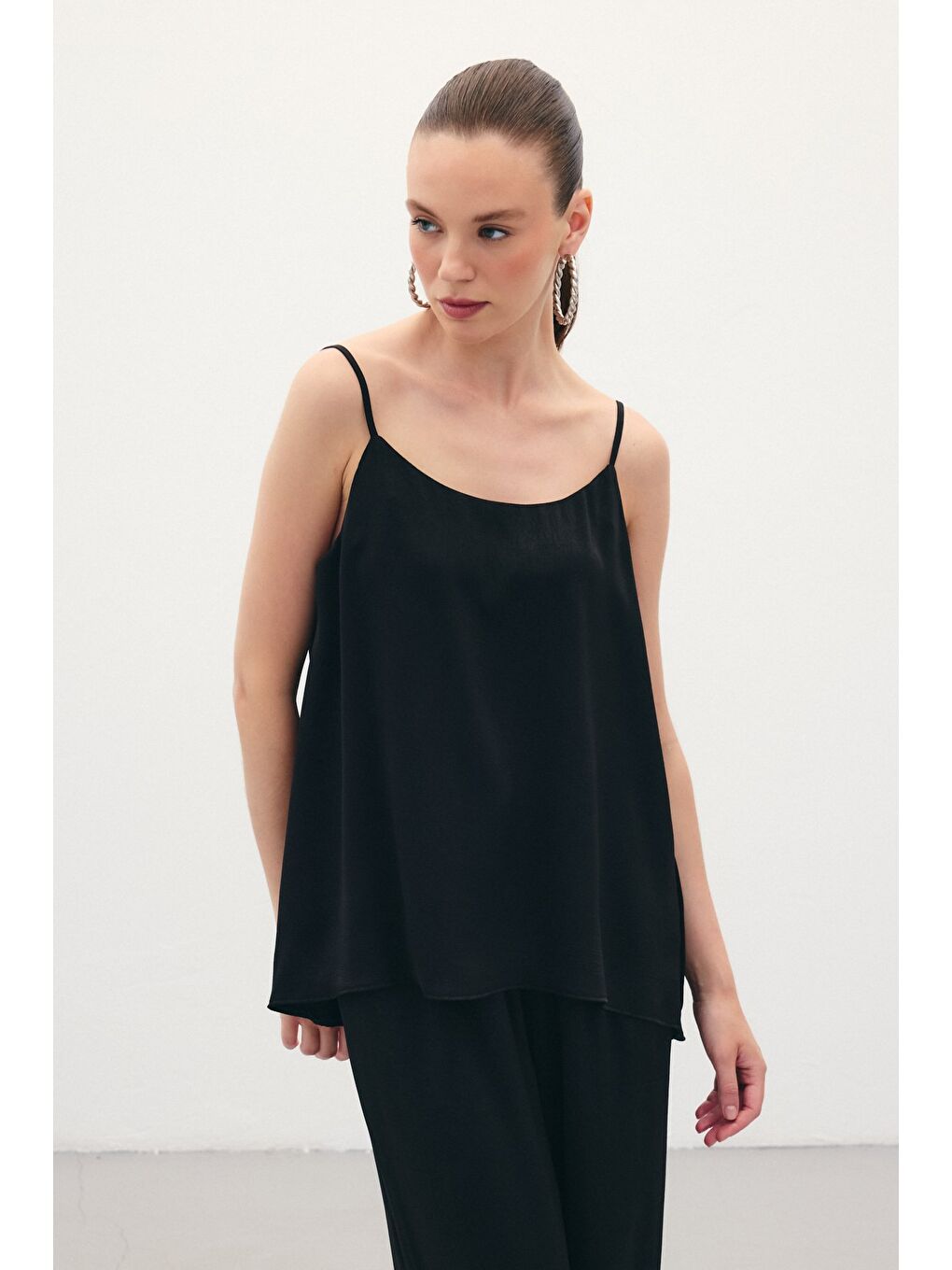 Askılı Saten Bluz - Siyah-2