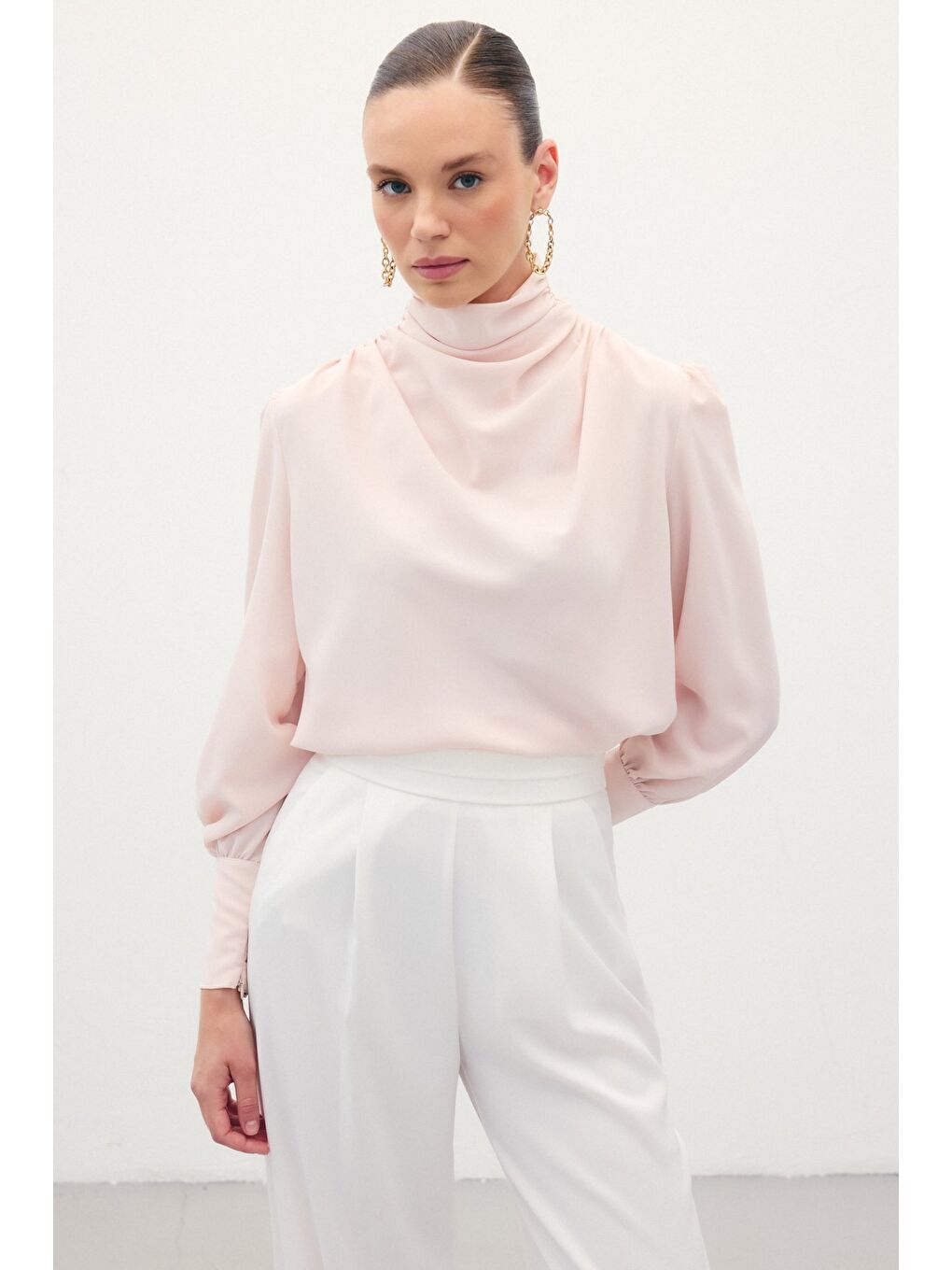 Pembe Drape Detaylı Bluz - Pudra-1