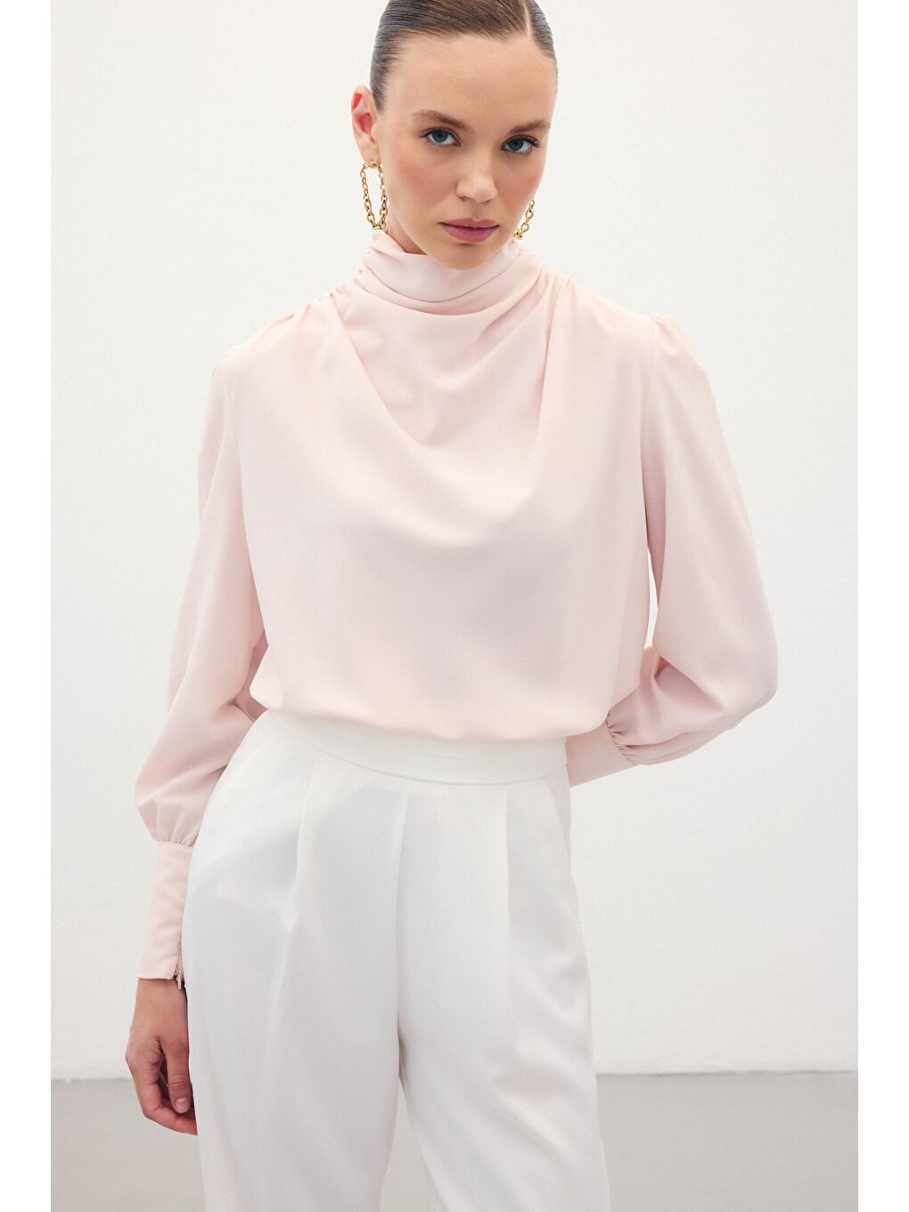 Pembe Drape Detaylı Bluz - Pudra-2