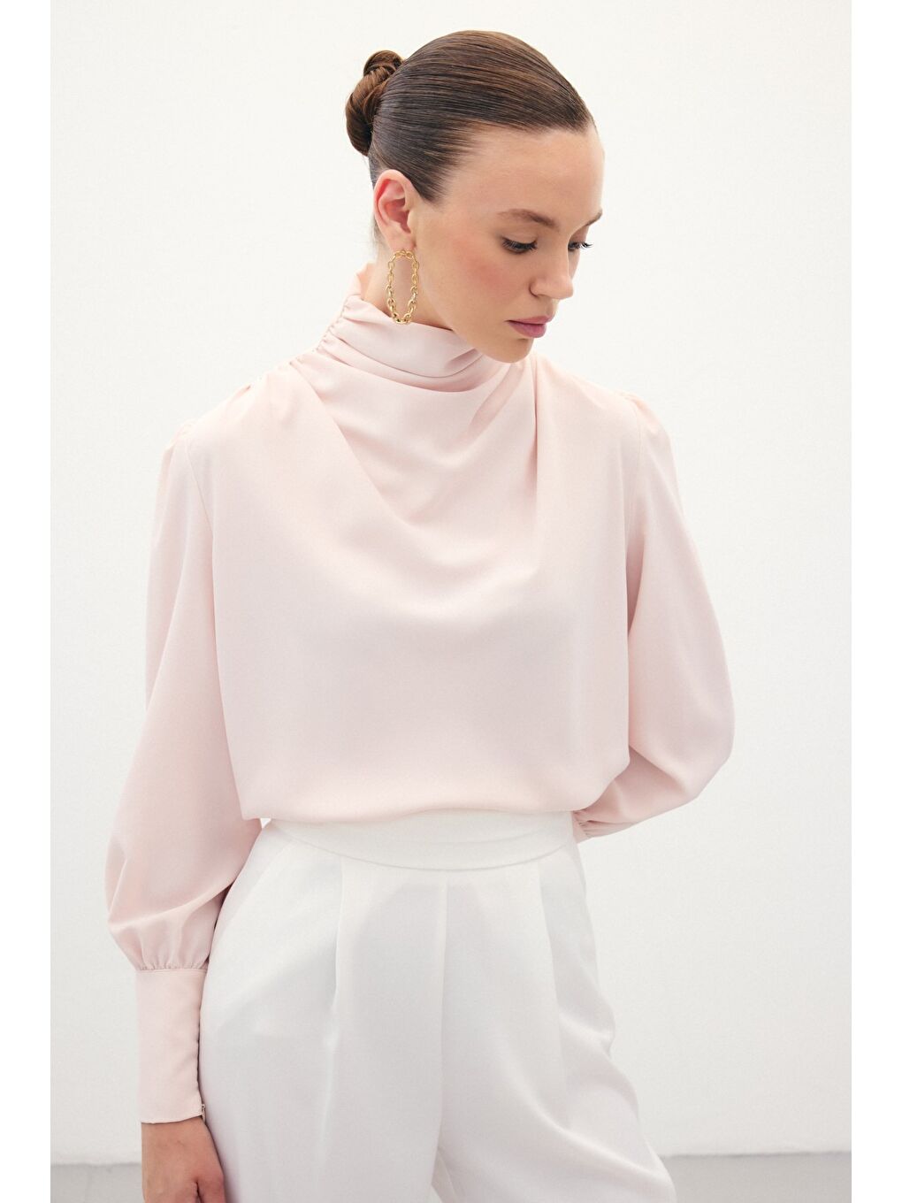 Pembe Drape Detaylı Bluz - Pudra-5