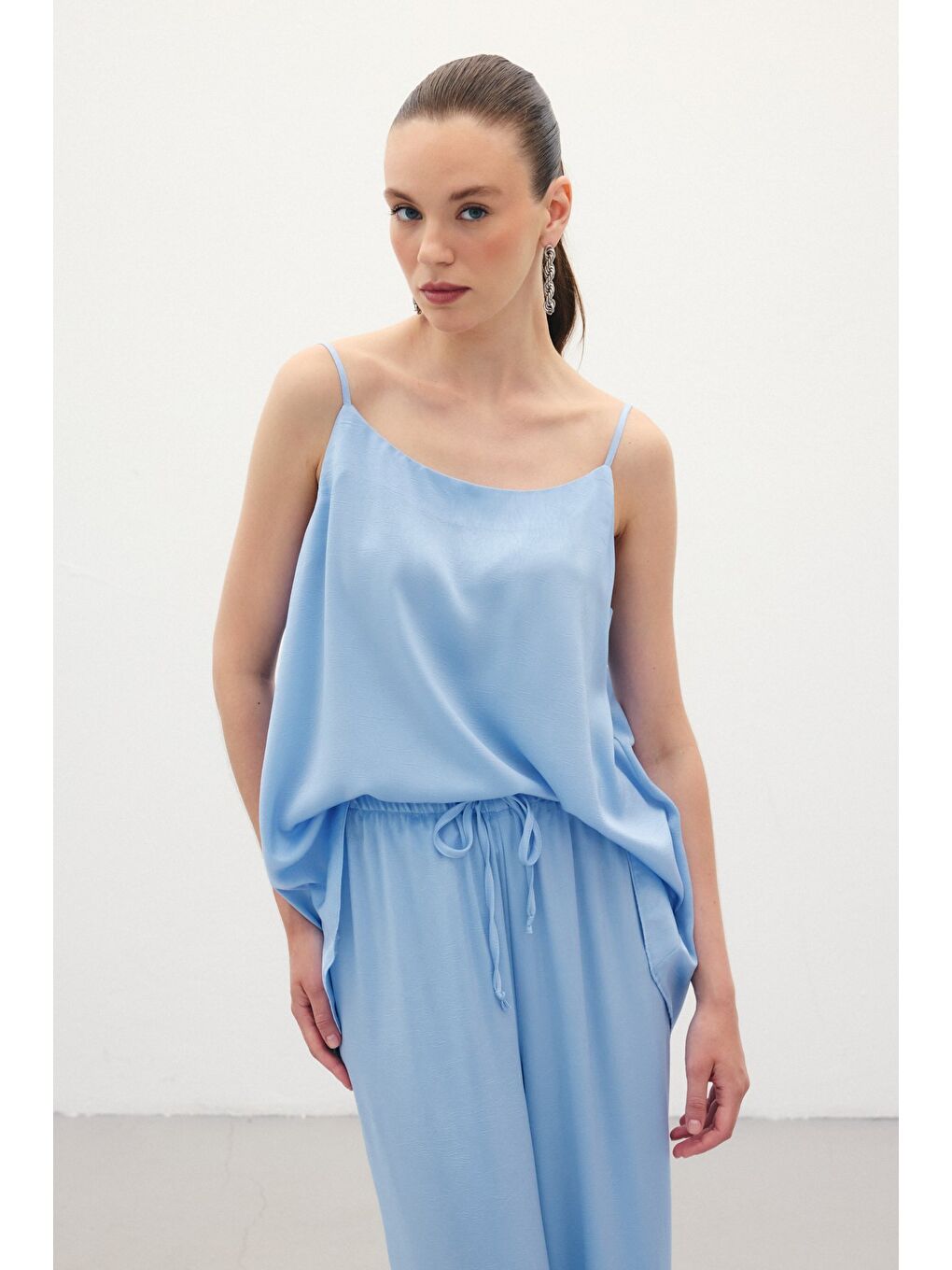 Askılı Saten Bluz - Mavi-4