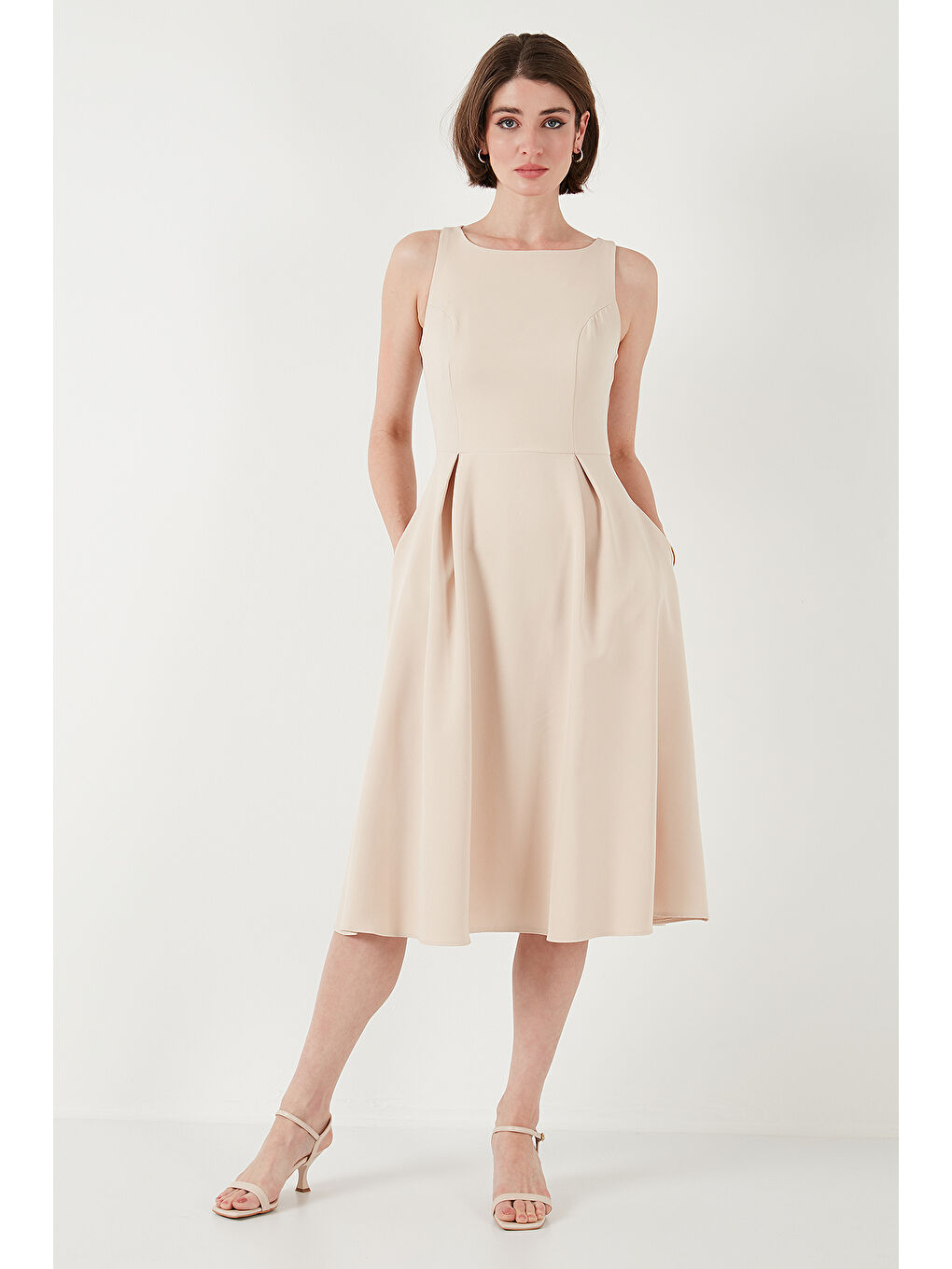 Bej Regular Fit Bisiklet Yaka Cepli Pileli Midi Boy Kadın Elbise 6111963-3