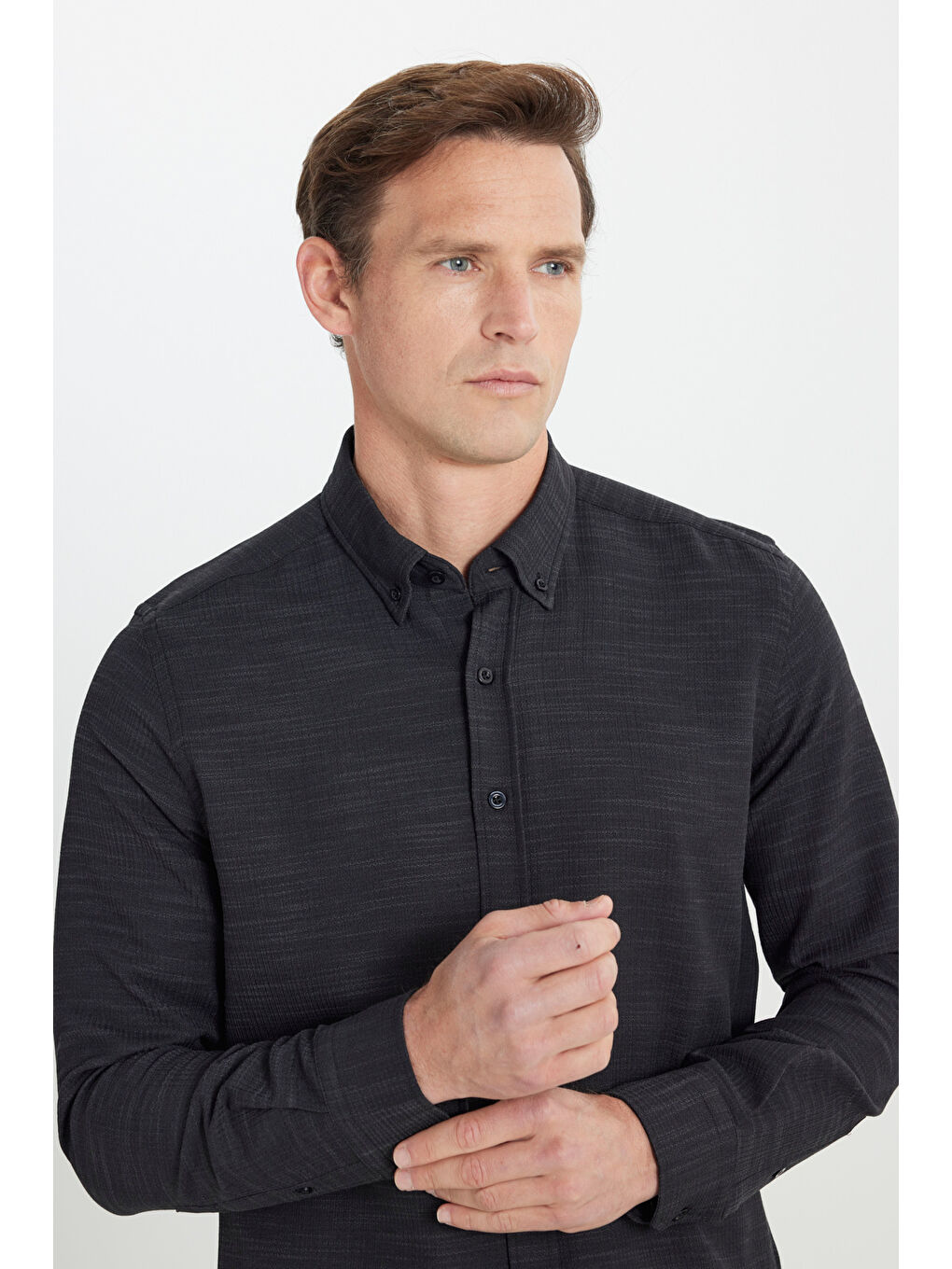 Erkek Antrasit Pamuklu Slim Fit Dar Kesim Düğmeli Yaka Armürlü Esnek Gömlek-3