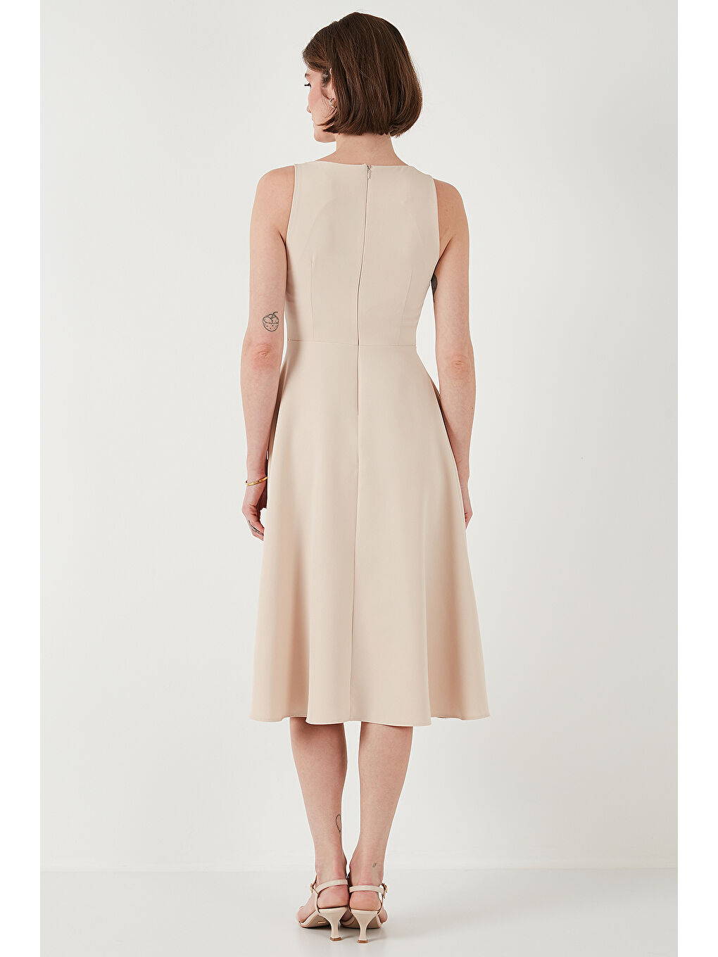 Bej Regular Fit Bisiklet Yaka Cepli Pileli Midi Boy Kadın Elbise 6111963-5