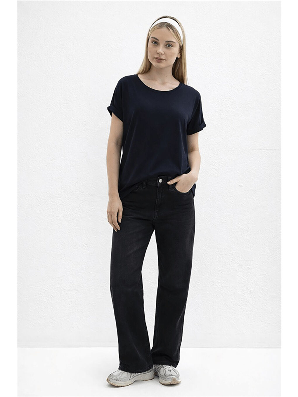 Lacivert Dökümlü Bisiklet Yaka Basic Kadın T Shirt 26Y0194K1-1