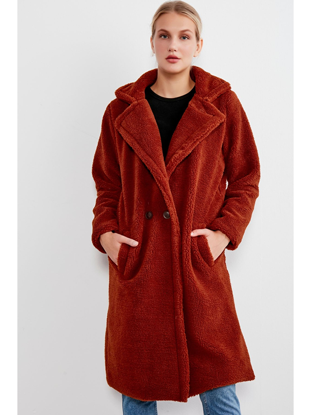 Kahverengi Kadın Uzun Pelüş Kaban