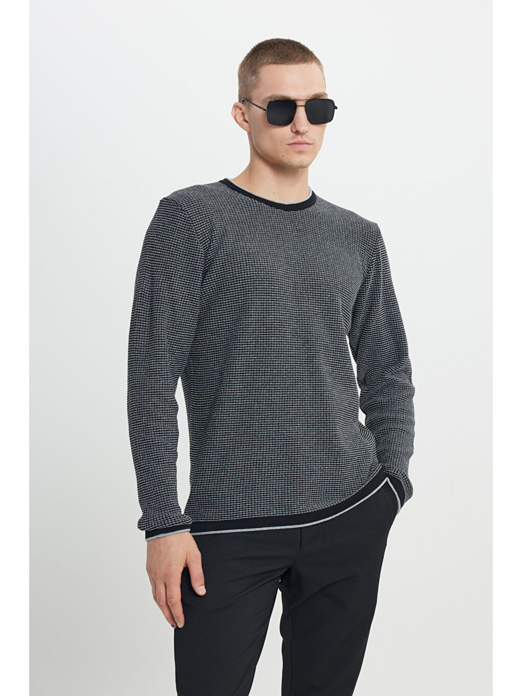 Erkek Siyah-Gri Recycle Standart Fit Normal Kesim Bisiklet Yaka Triko