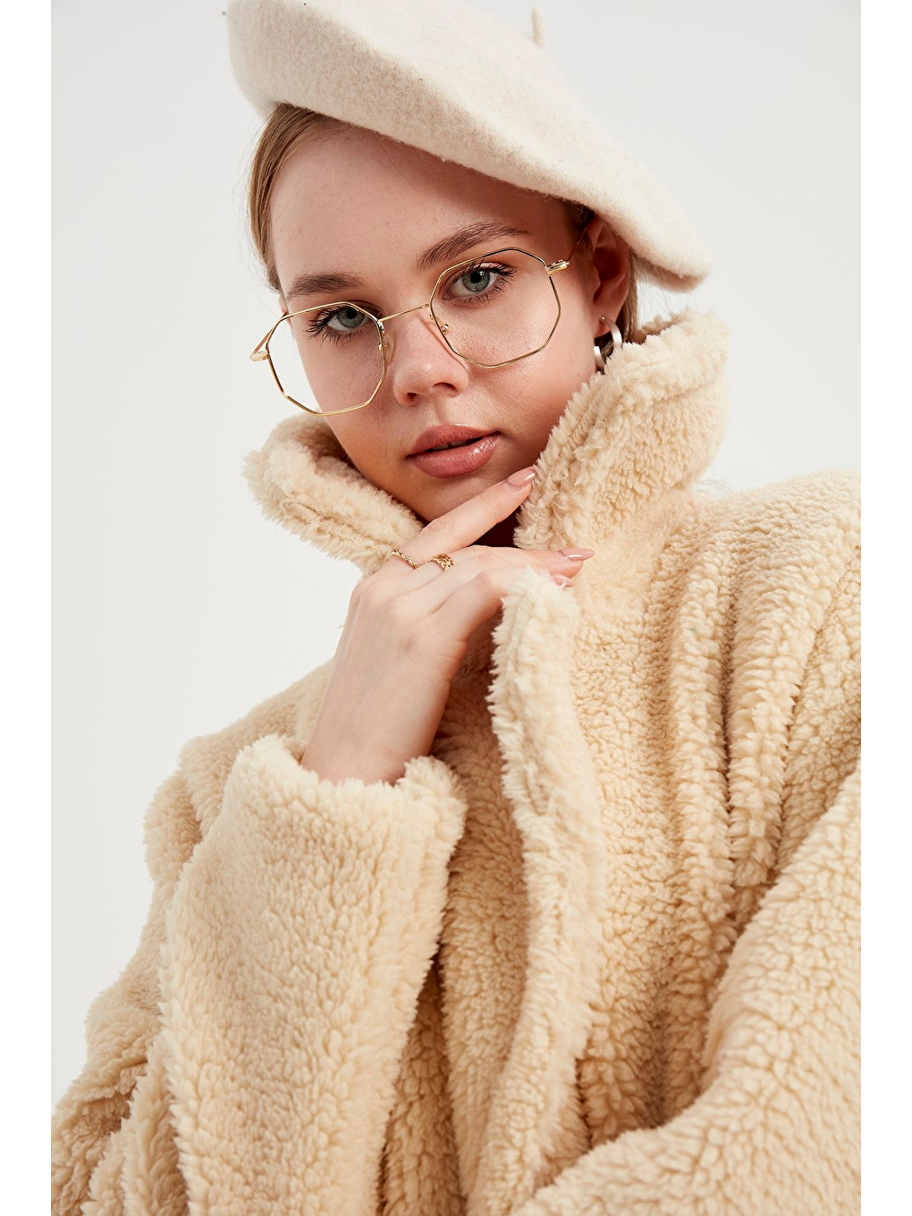 Ekru Kadın Uzun Pelüş Kaban-3