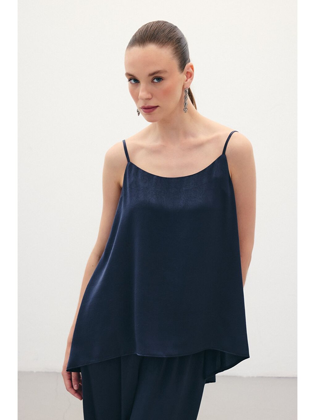Askılı Saten Bluz - Lacivert-2