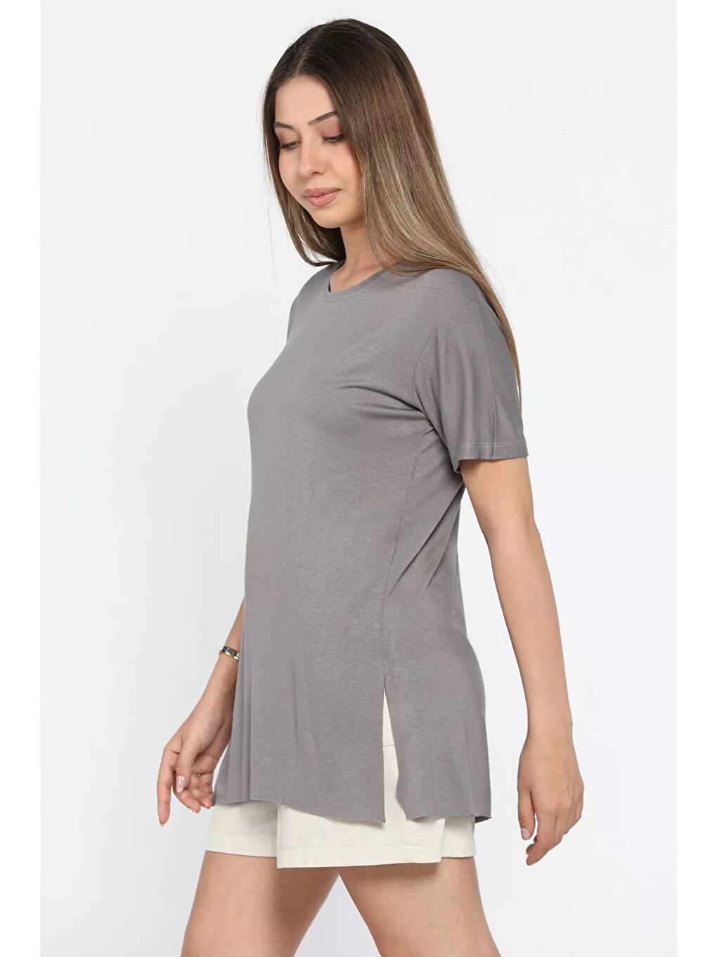 Gri Bisiklet Yaka Elastanlı Basic Kadın Tişört