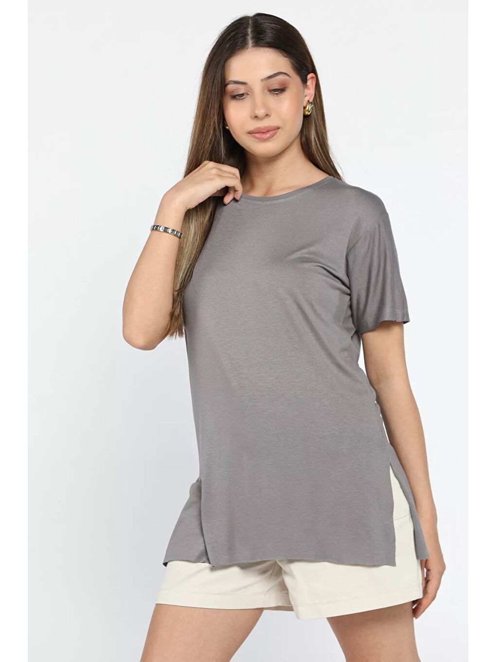 Gri Bisiklet Yaka Elastanlı Basic Kadın Tişört-1