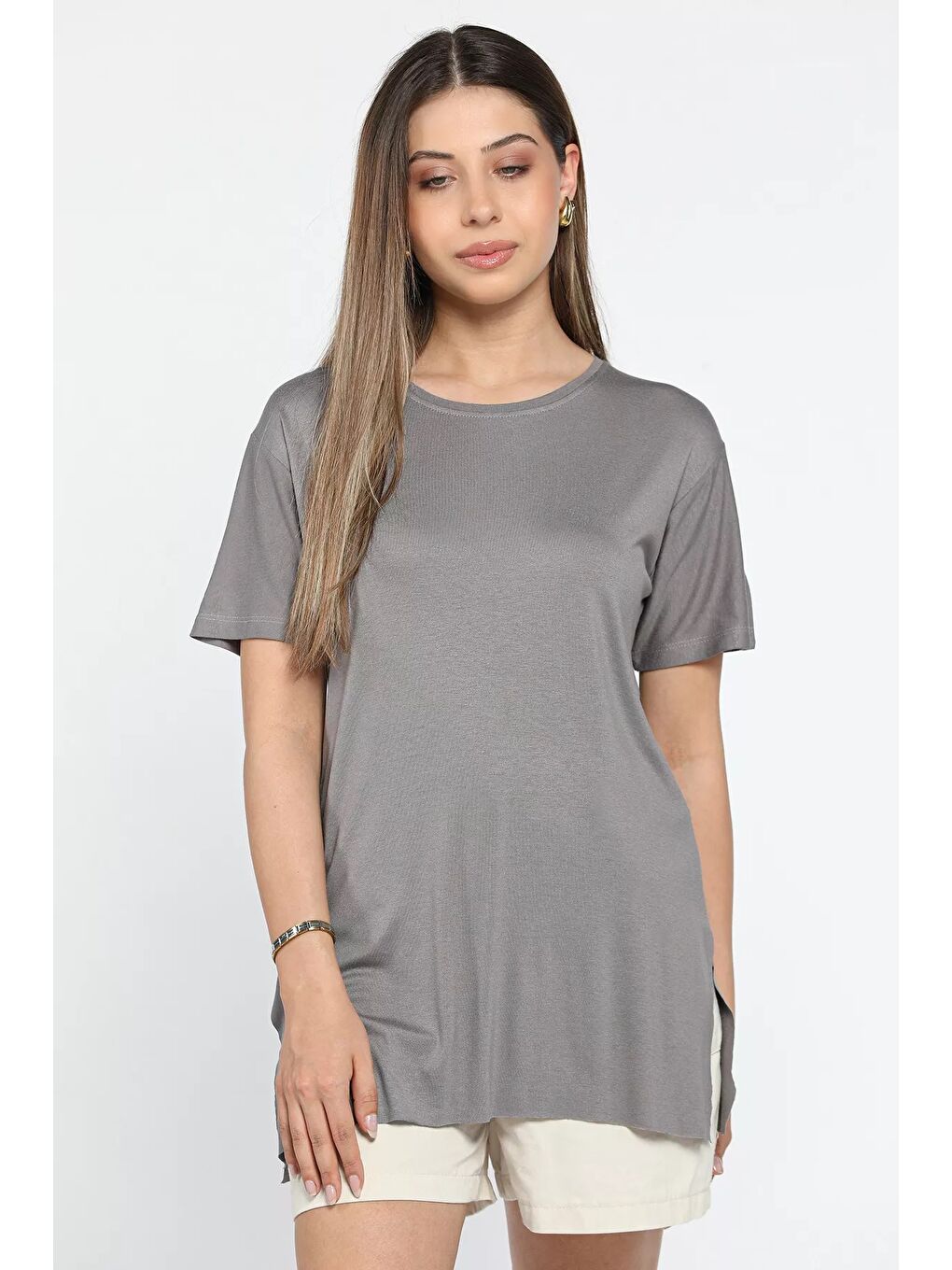 Gri Bisiklet Yaka Elastanlı Basic Kadın Tişört-2