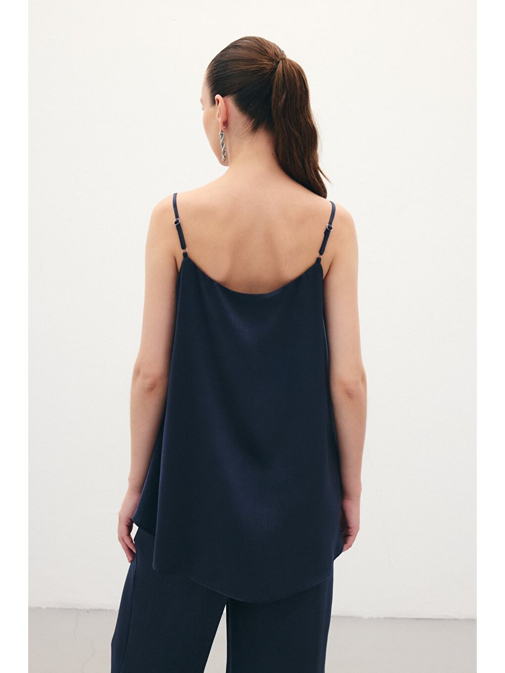 Askılı Saten Bluz - Lacivert-6