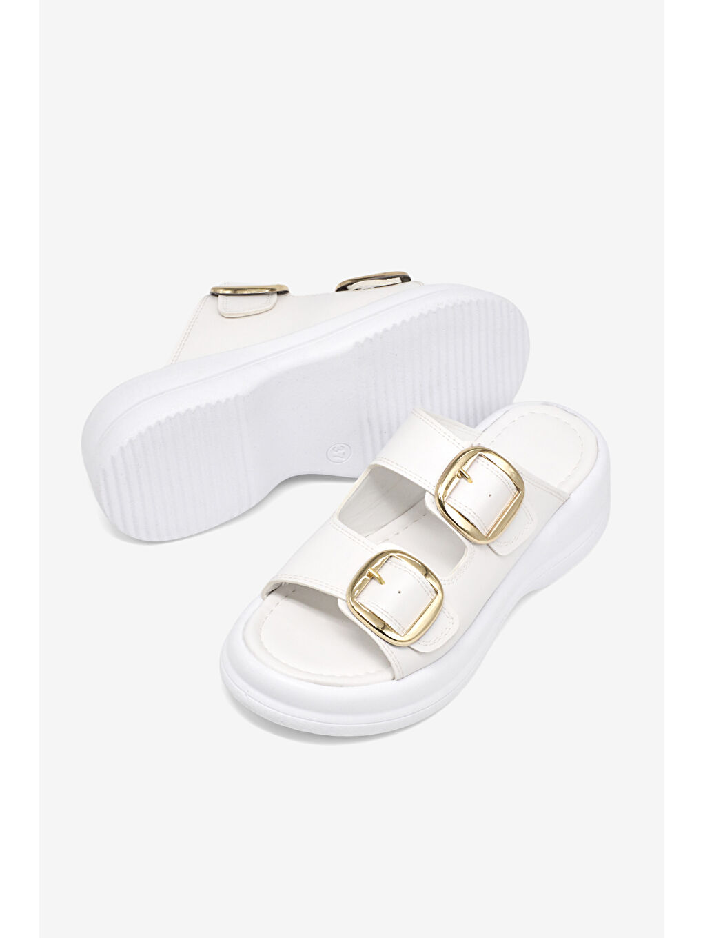 Kadın Beyaz Yüksek Tabanlı Rahat Çift Tokalı Terlik-2