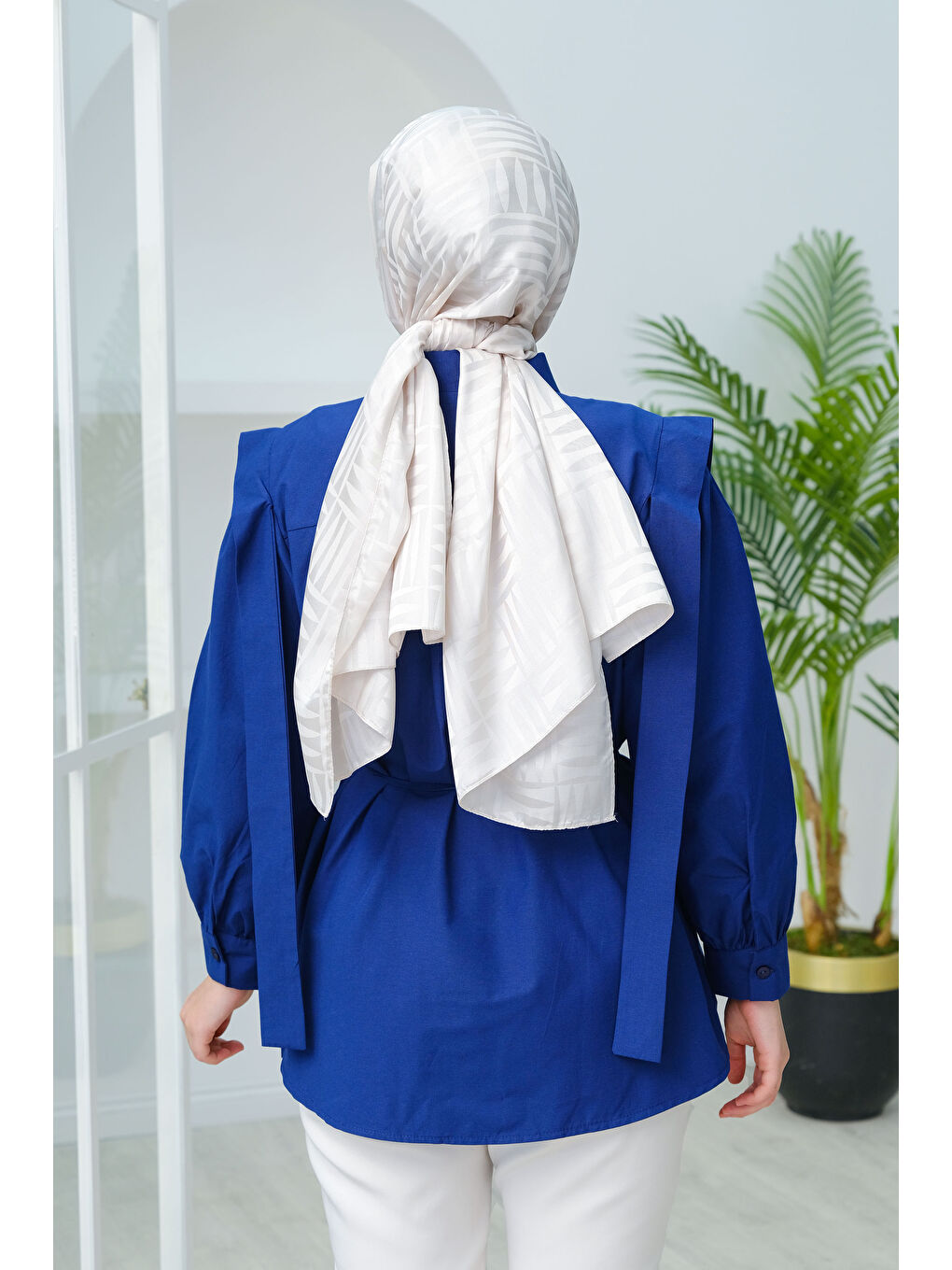 Kadın Pile Detay Önü Gizli Düğmeli Gömlek Lacivert-1