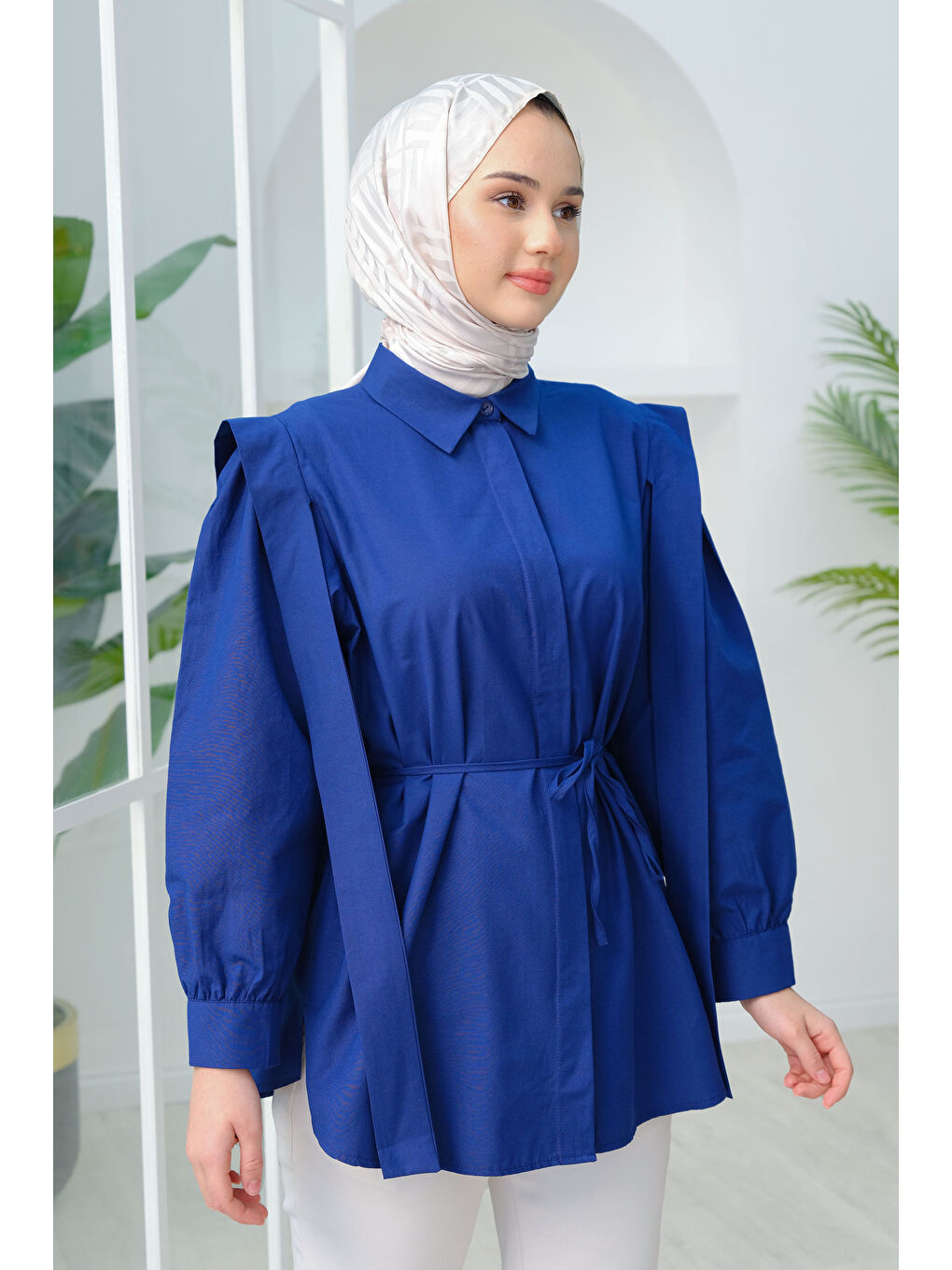 Kadın Pile Detay Önü Gizli Düğmeli Gömlek Lacivert-2