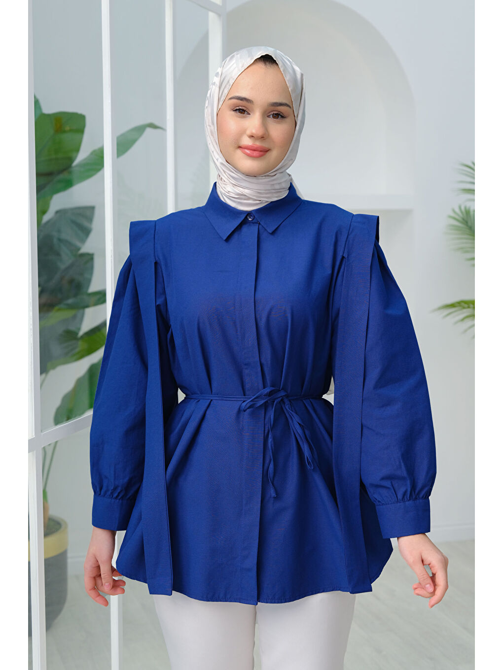 Kadın Pile Detay Önü Gizli Düğmeli Gömlek Lacivert-3