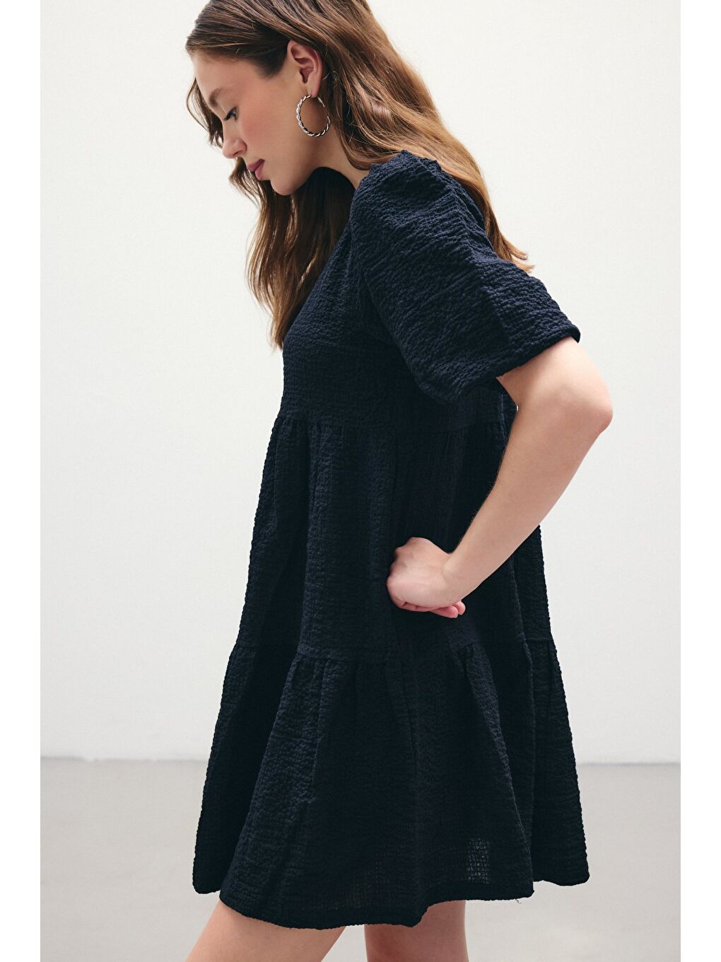 Bisiklet Yaka Balon Kol Geniş Kalıp Gofre Elbise - Siyah-5