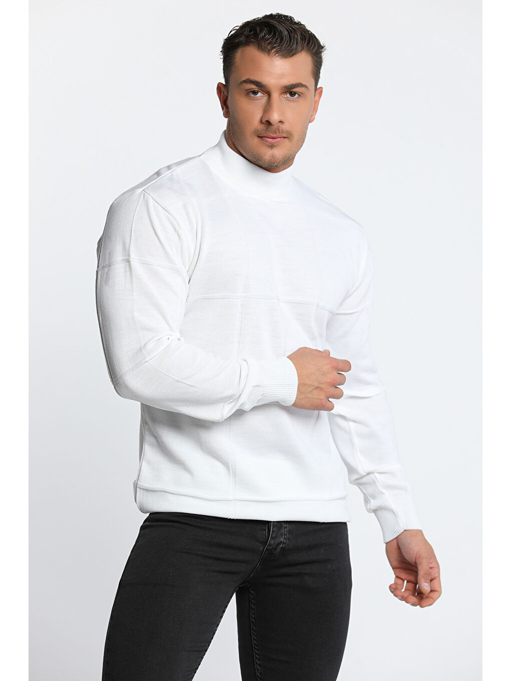 Beyaz Erkek Yarım Balıkçı Yaka Triko Kazak-1