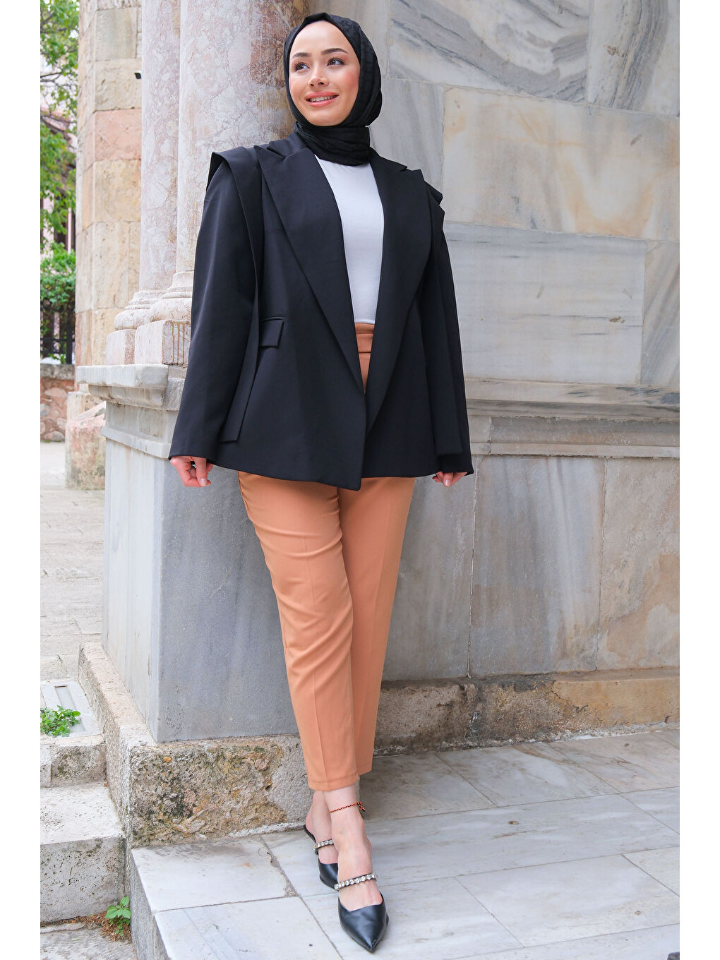 Pembe Kadın KEMER DETAY KUMAS PANTOLON Bisküvi-1