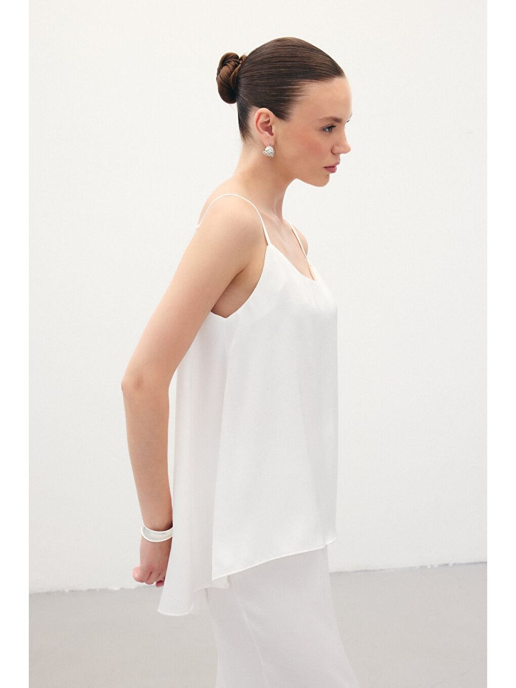 Askılı Saten Bluz - Ekru-4