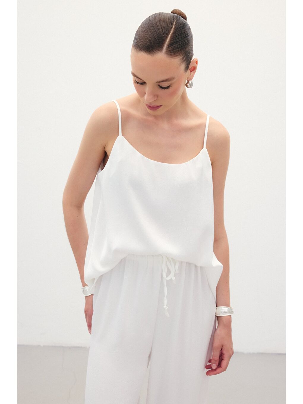 Askılı Saten Bluz - Ekru-5