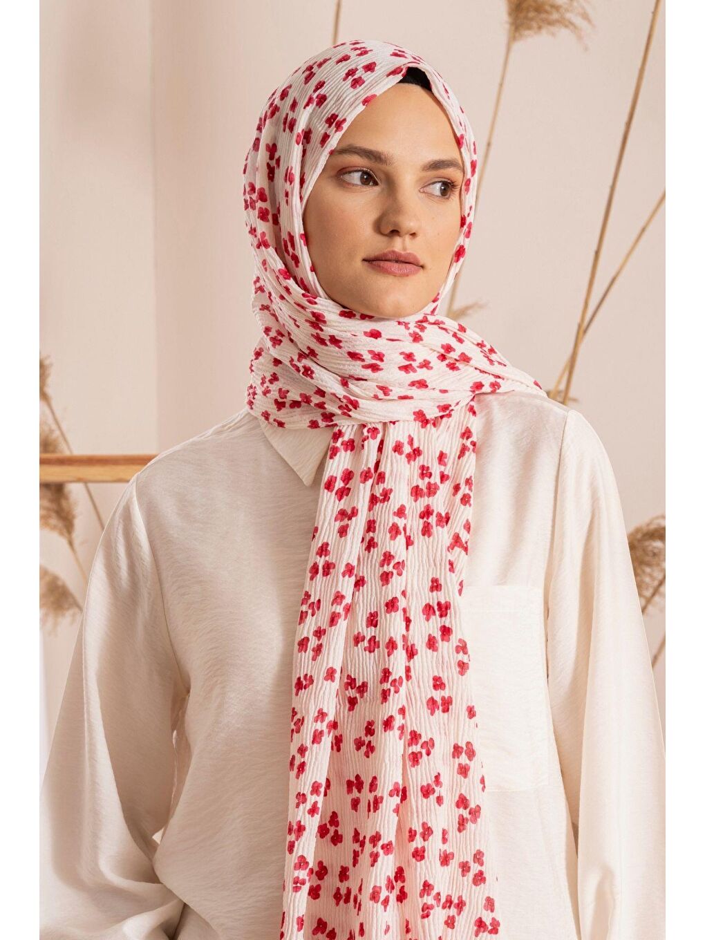 Pembe Kadın Çiçek Desenli Kırışmaz Bürümcük Şal 190*80 Cm-3