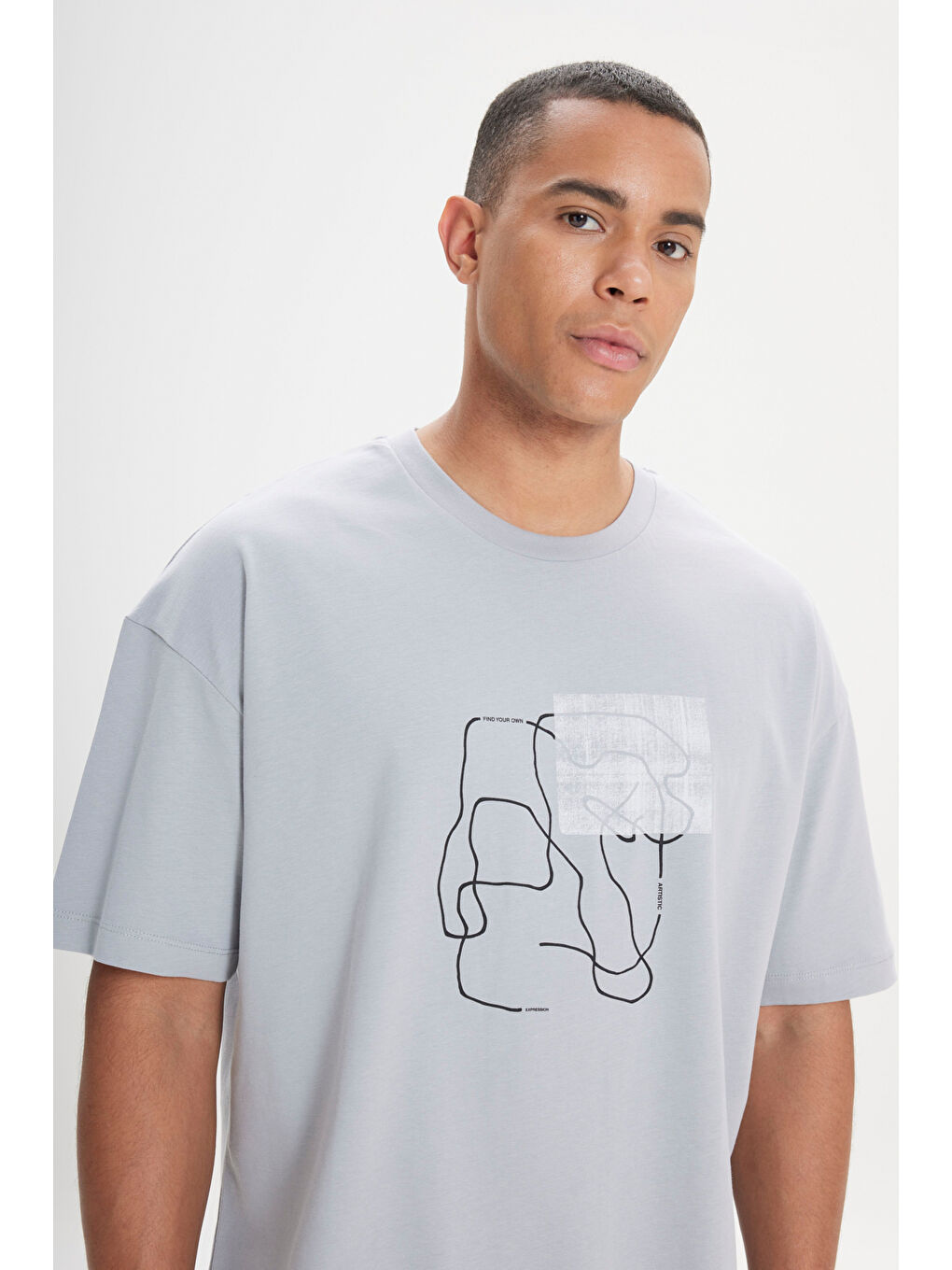Erkek Gri Oversize Bol Kesim Bisiklet Yaka %100 Pamuk Baskılı Tişört-2