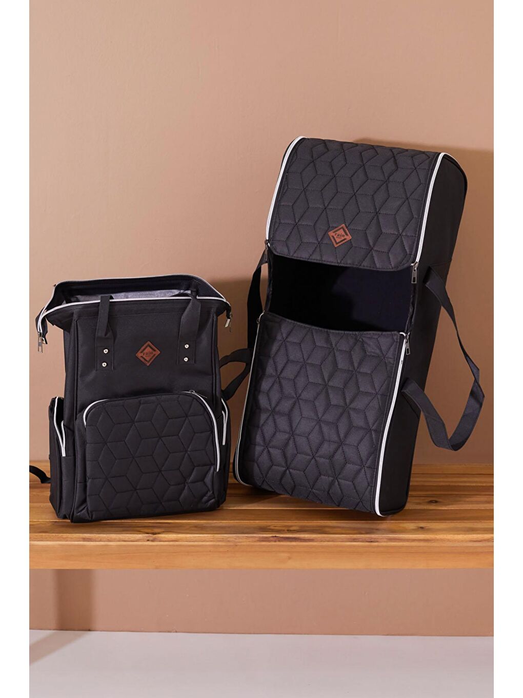 Siyah Bebek Taşıma Çantası ve Termal Bakım Seti Çantası 2'li Set 19107