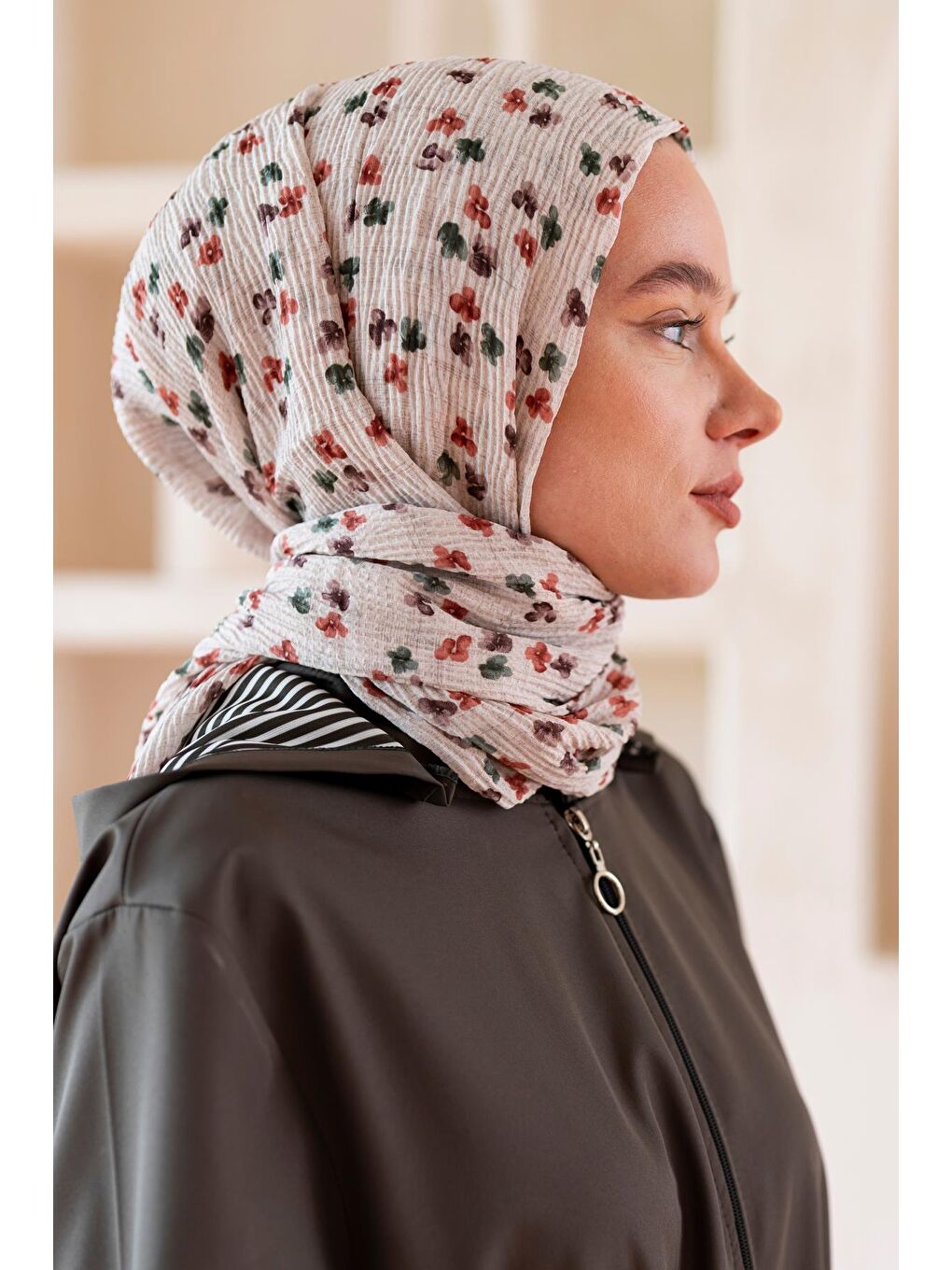 Bej Kadın Çiçek Desenli Kırışmaz Bürümcük Şal 190*80 Cm-3