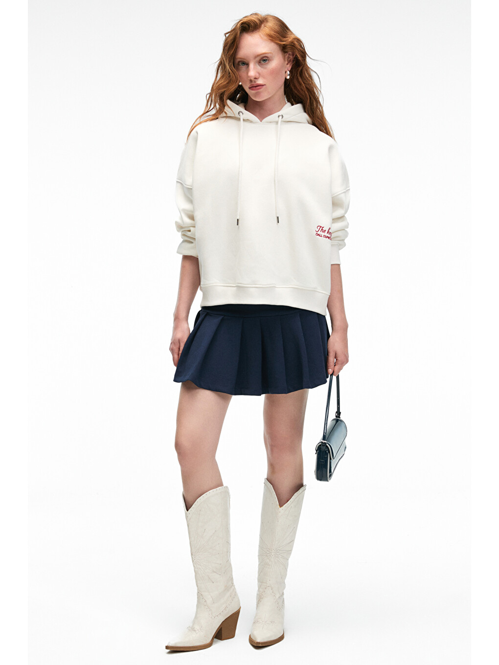 Jasses Kadın Oversize Nakışlı Kapüşonlu Beyaz Sweatshirt