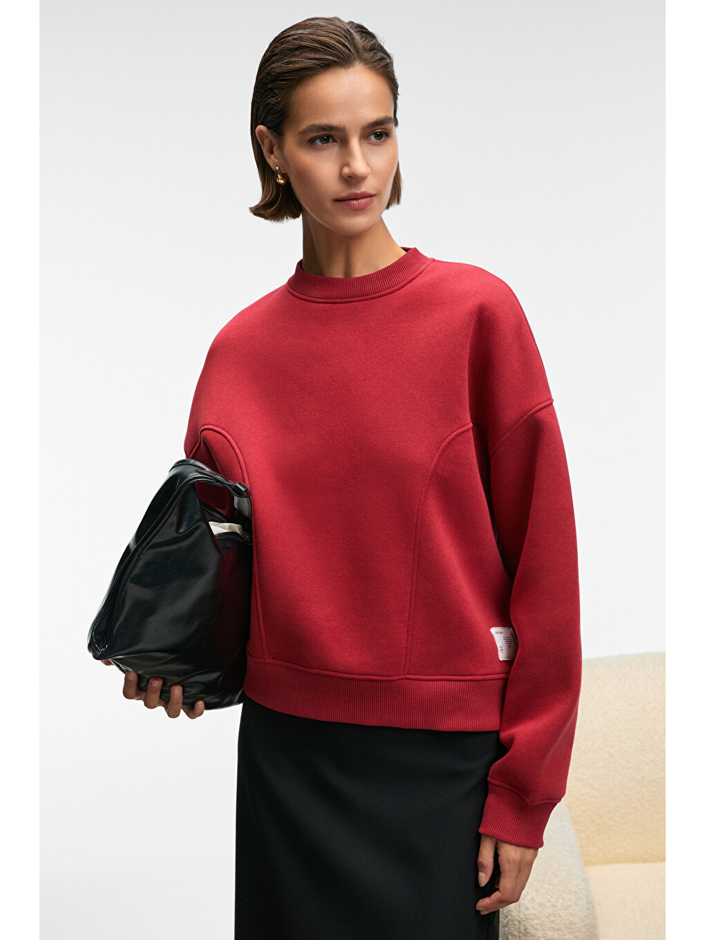 Serenya Kadın Pamuklu Etiket Detaylı Bisiklet Yaka Kırmızı Sweatshirt